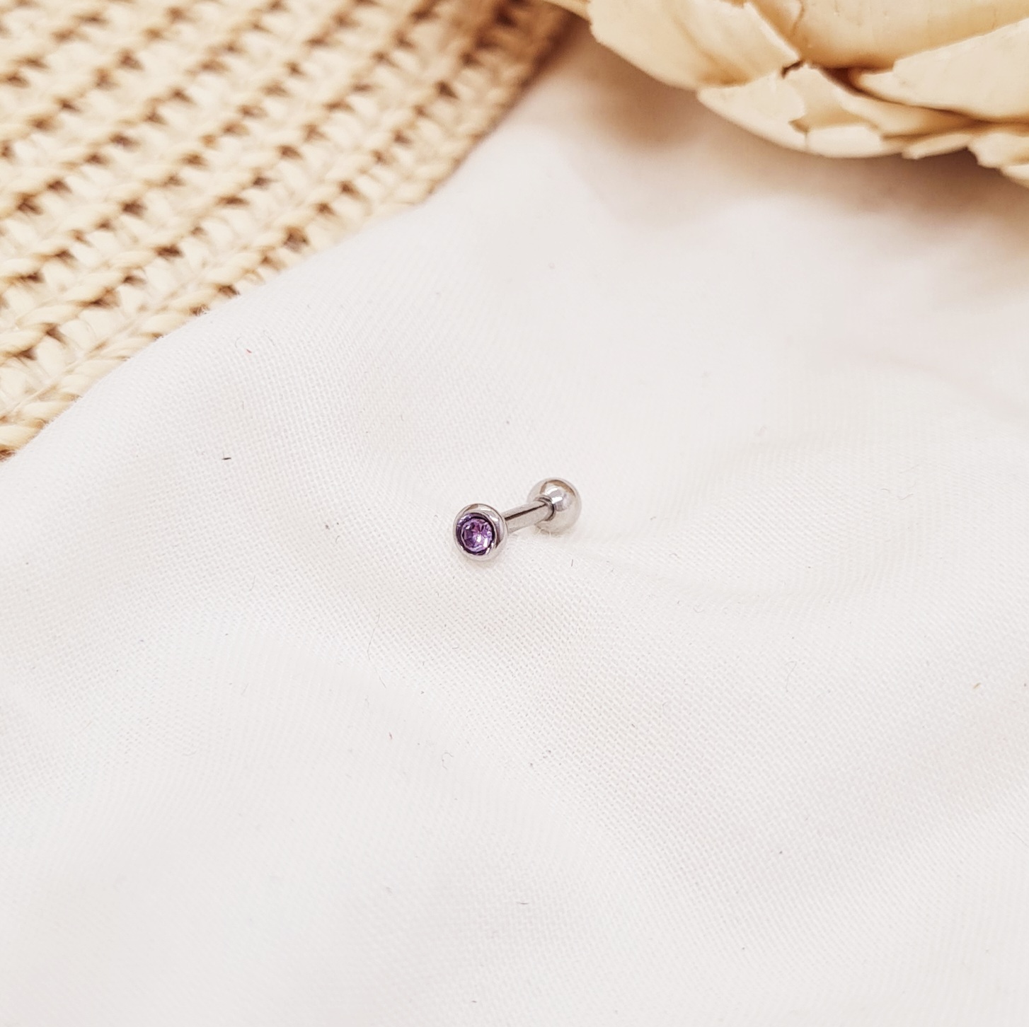 Imagen de producto PIERCING HELIX CON STRASS LILA