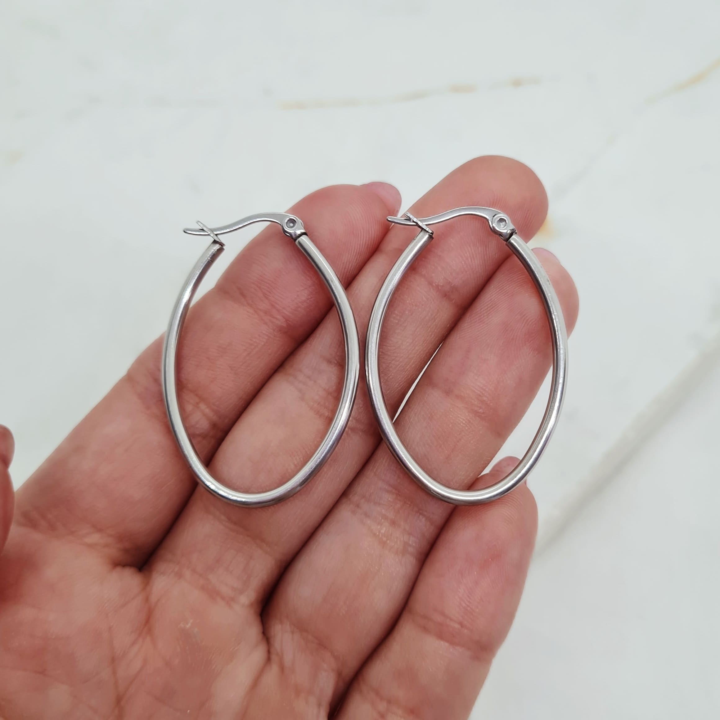 Imagen de producto ARGOLLAS OVALADAS MEDIANAS