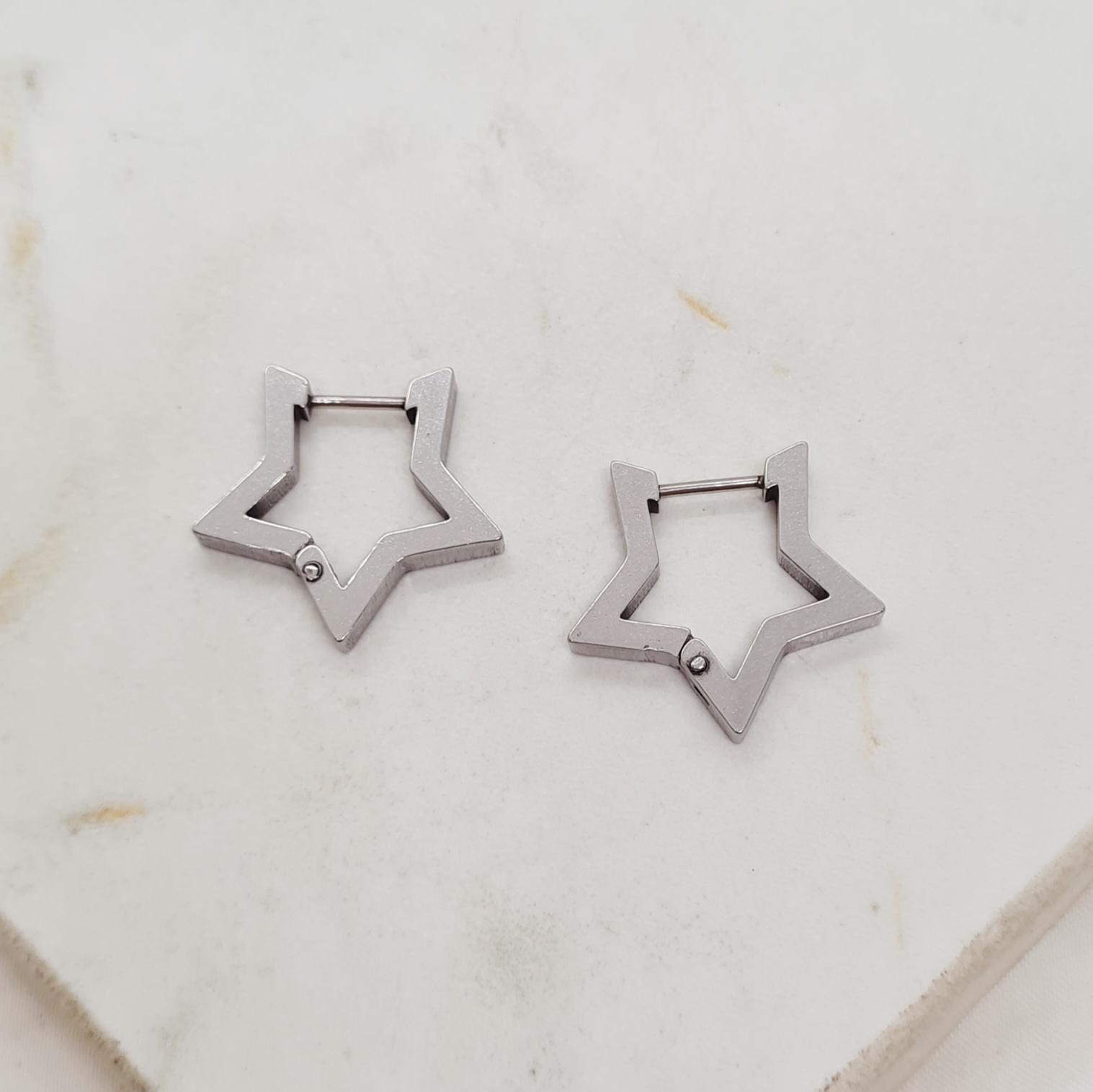 Imagen de producto ARGOLLA BISAGRA ANCHA - ESTRELLA