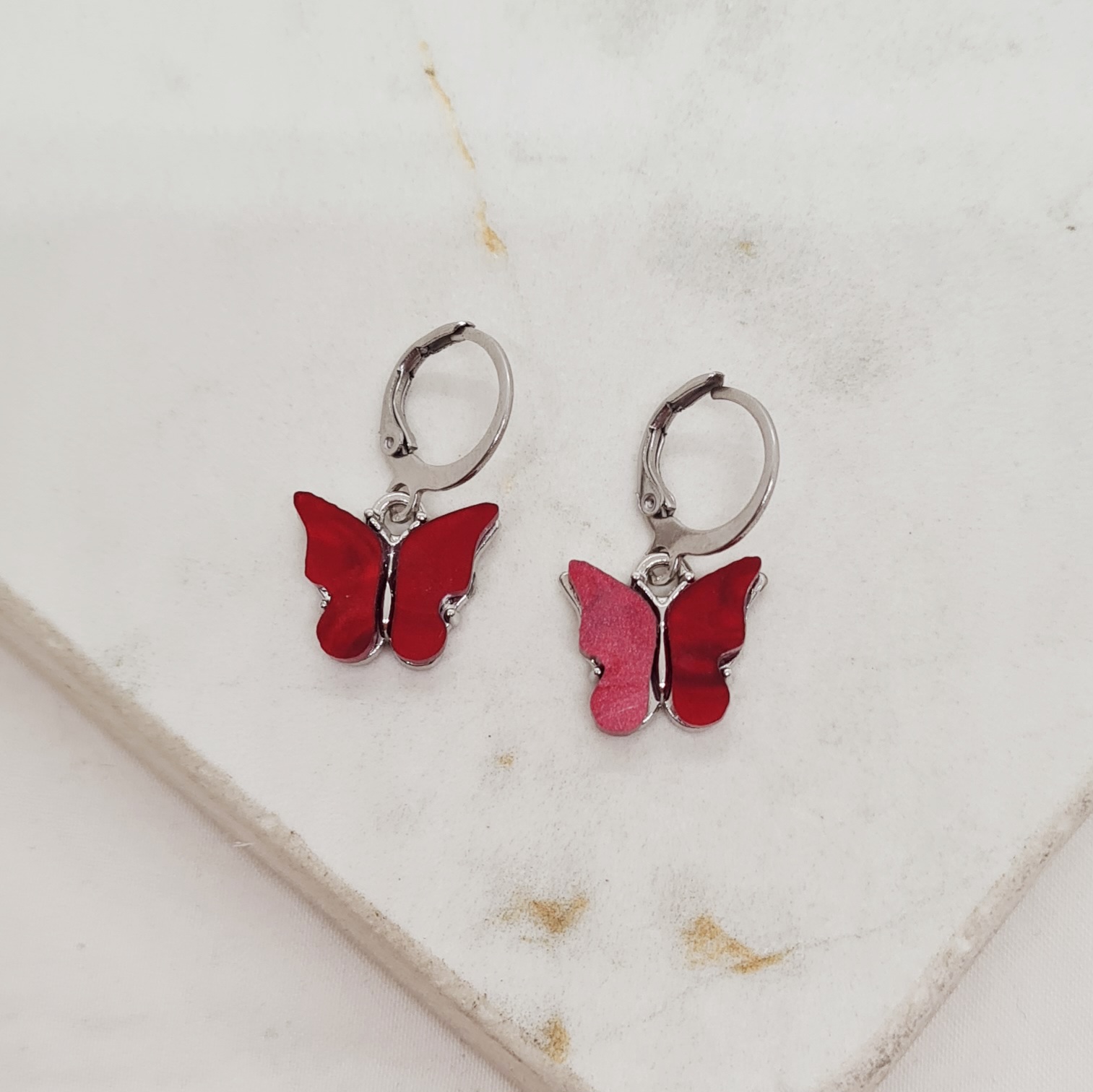 Imagen de producto ARGOLLA BRISURA MARIPOSA 2 - ROJA