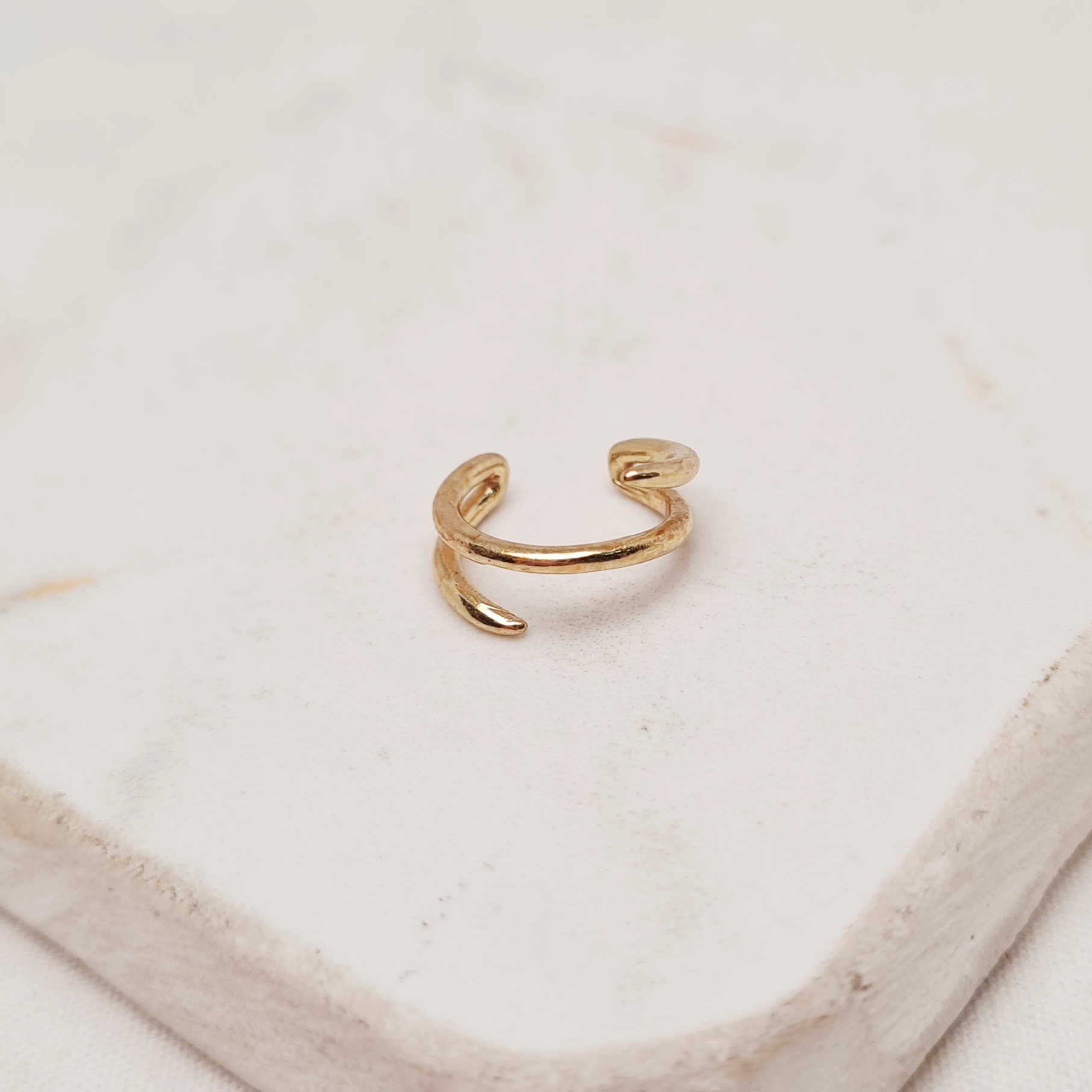 Imagen de producto CUFF ACERO DORADO - LINEAS