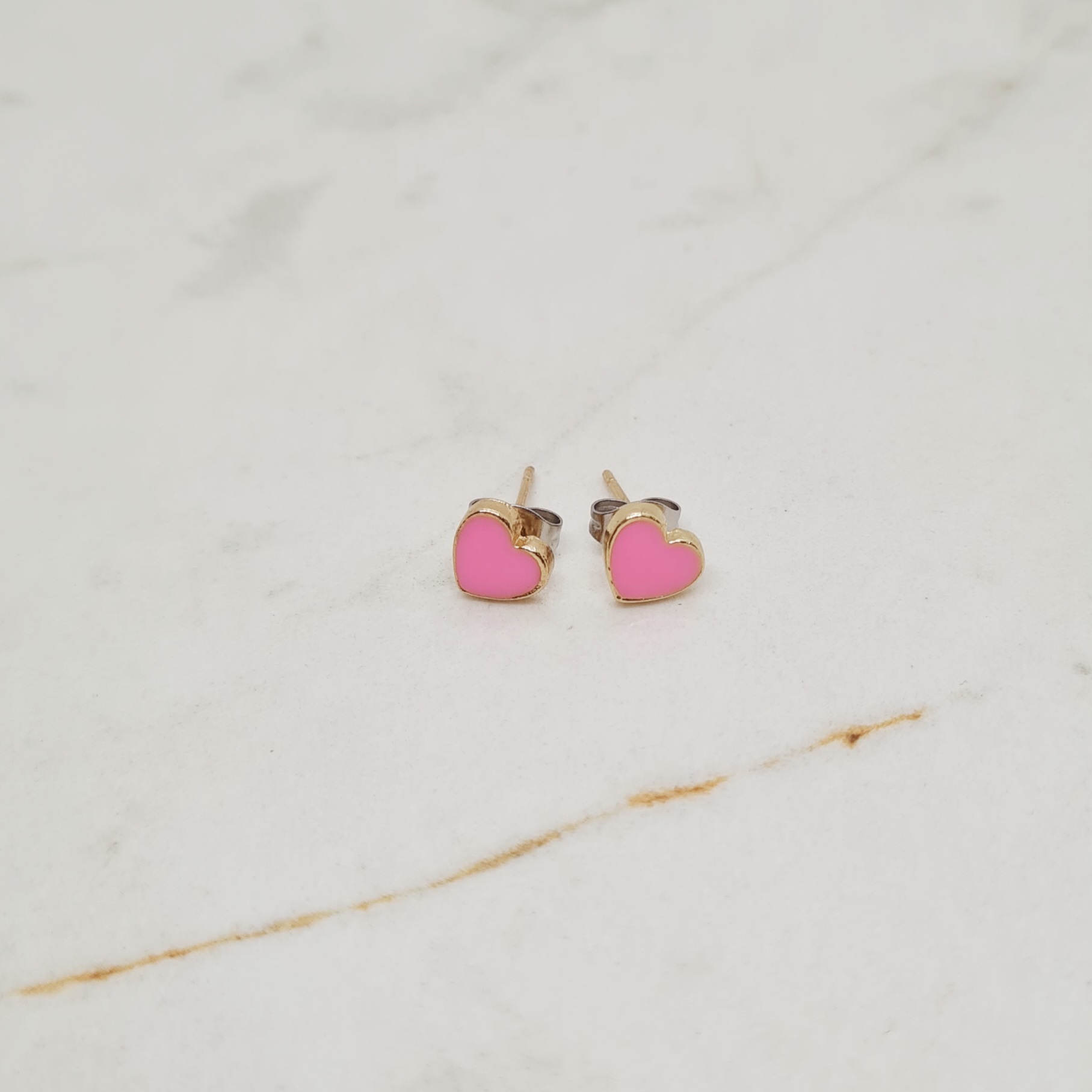 Imagen de producto AROS ACERO DORADO CORAZON ESMALTADO - ROSA