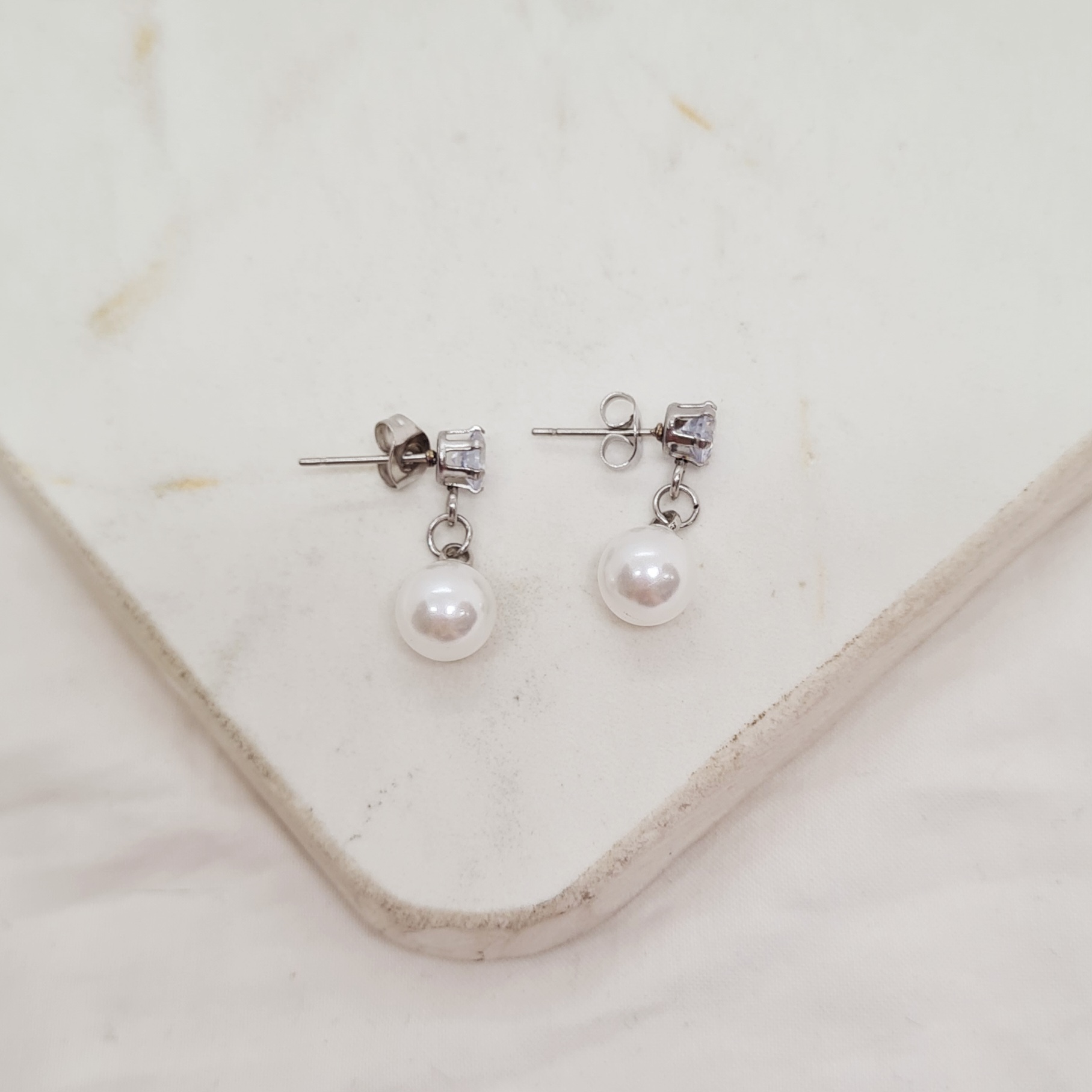 Imagen de producto AROS DE CUBIC CON PERLA COLGANTE