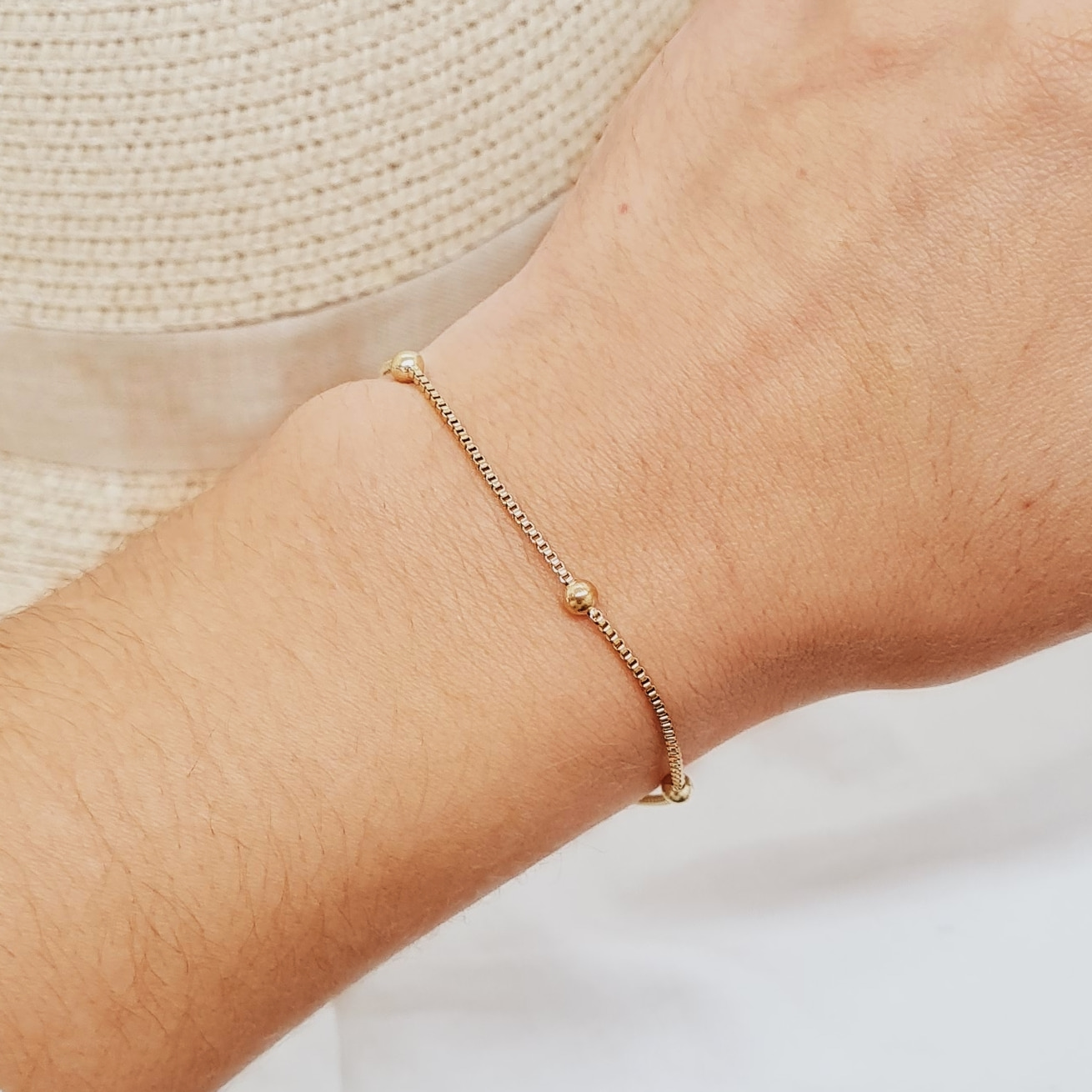 Imagen de producto PULSERA ACERO DORADO VENECIANA CERRADA CON BOLITAS