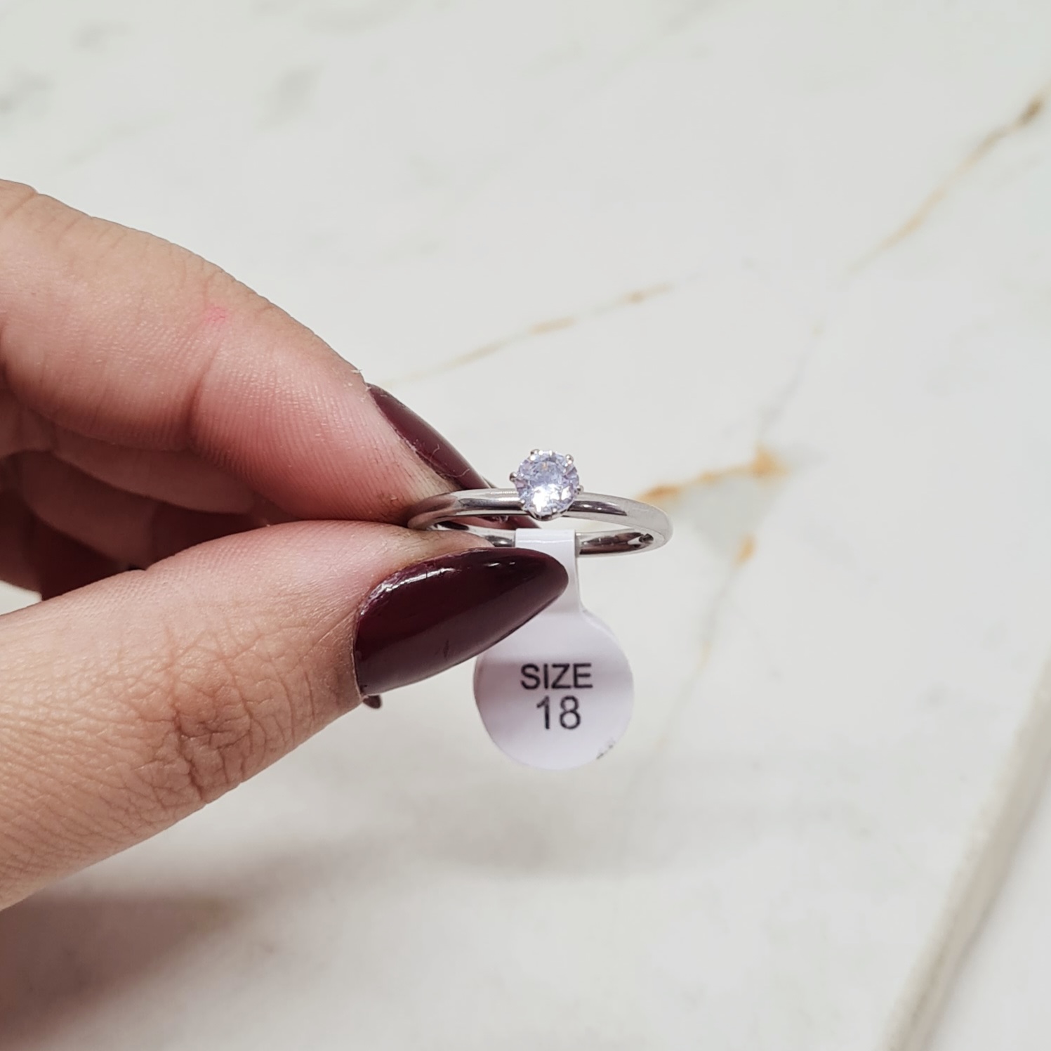 Imagen de producto ANILLO CINTILLO FINO CON CUBIC MEDIANO