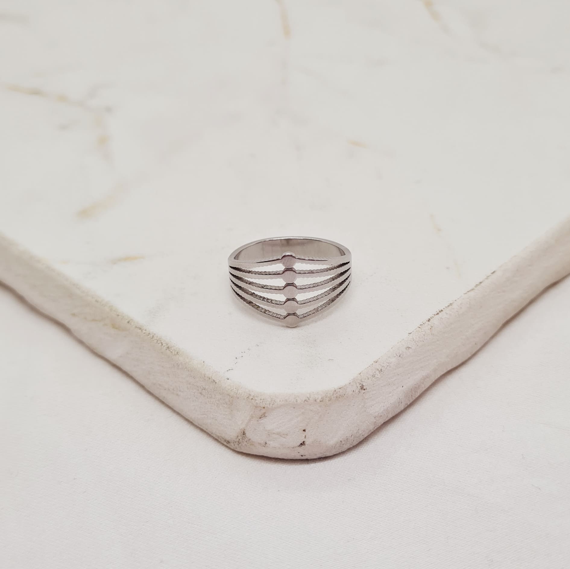 Imagen de producto ANILLO 5 LINEAS CON PUNTITOS
