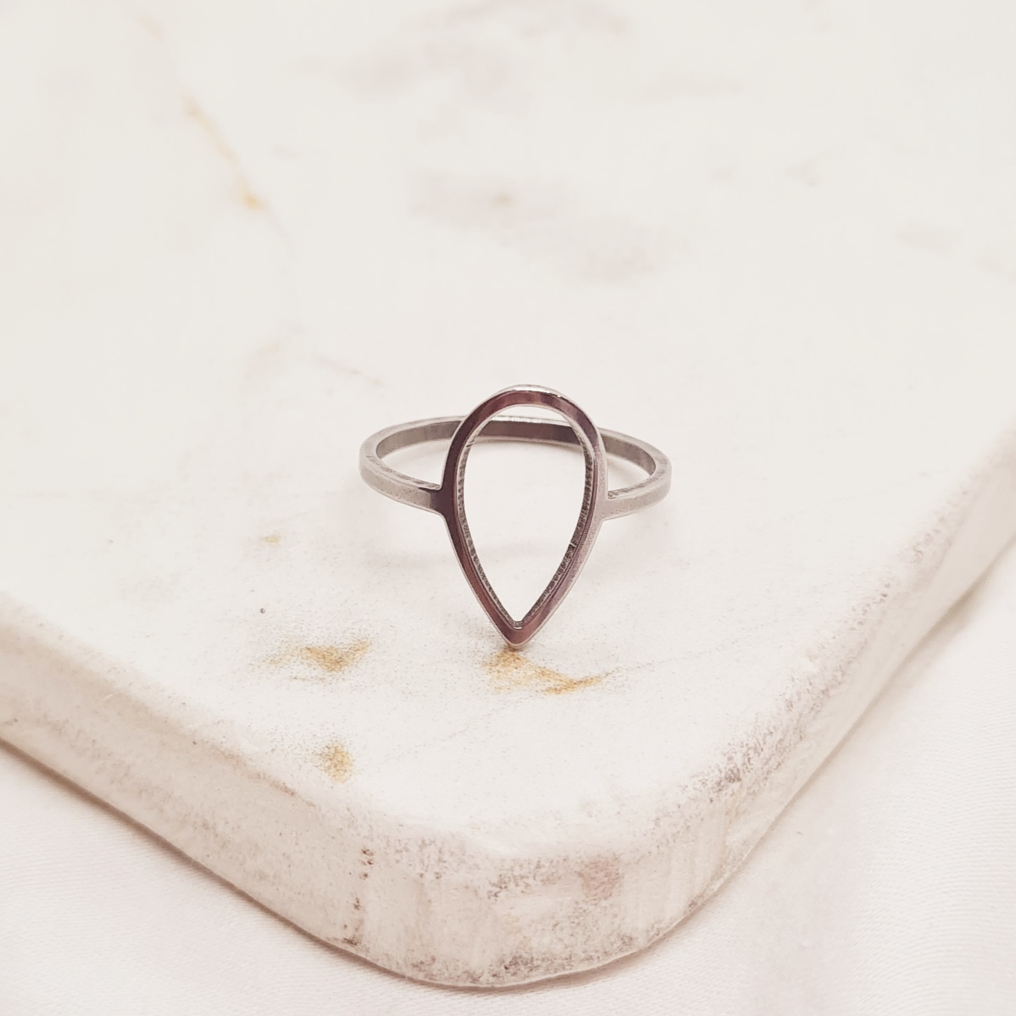 Imagen de producto ANILLO CALADO GRANDE - GOTA