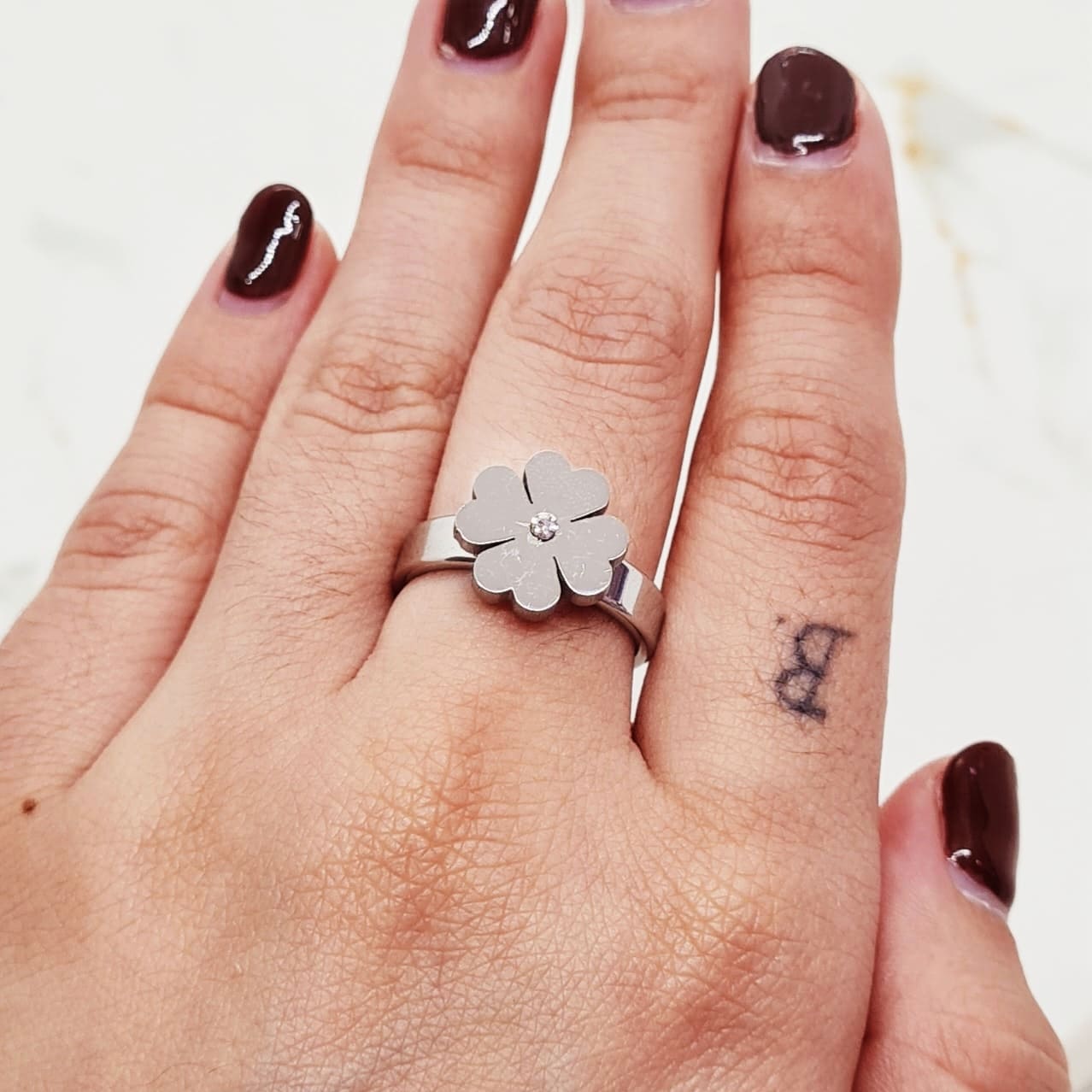 Imagen de producto ANILLO CON FORMA Y STRASS BLANCO - TREBOL