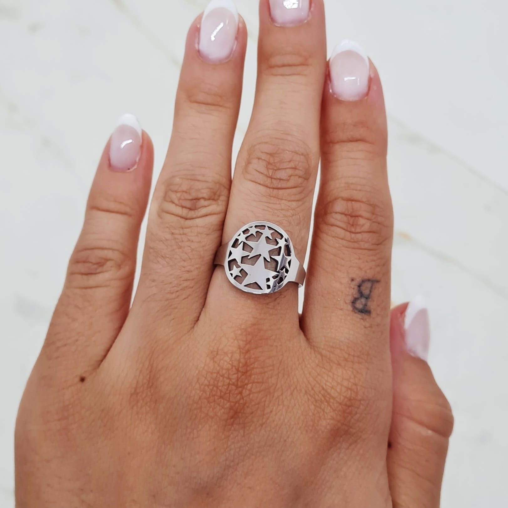 Imagen de producto ANILLO CIRCULO CON ESTRELLITAS