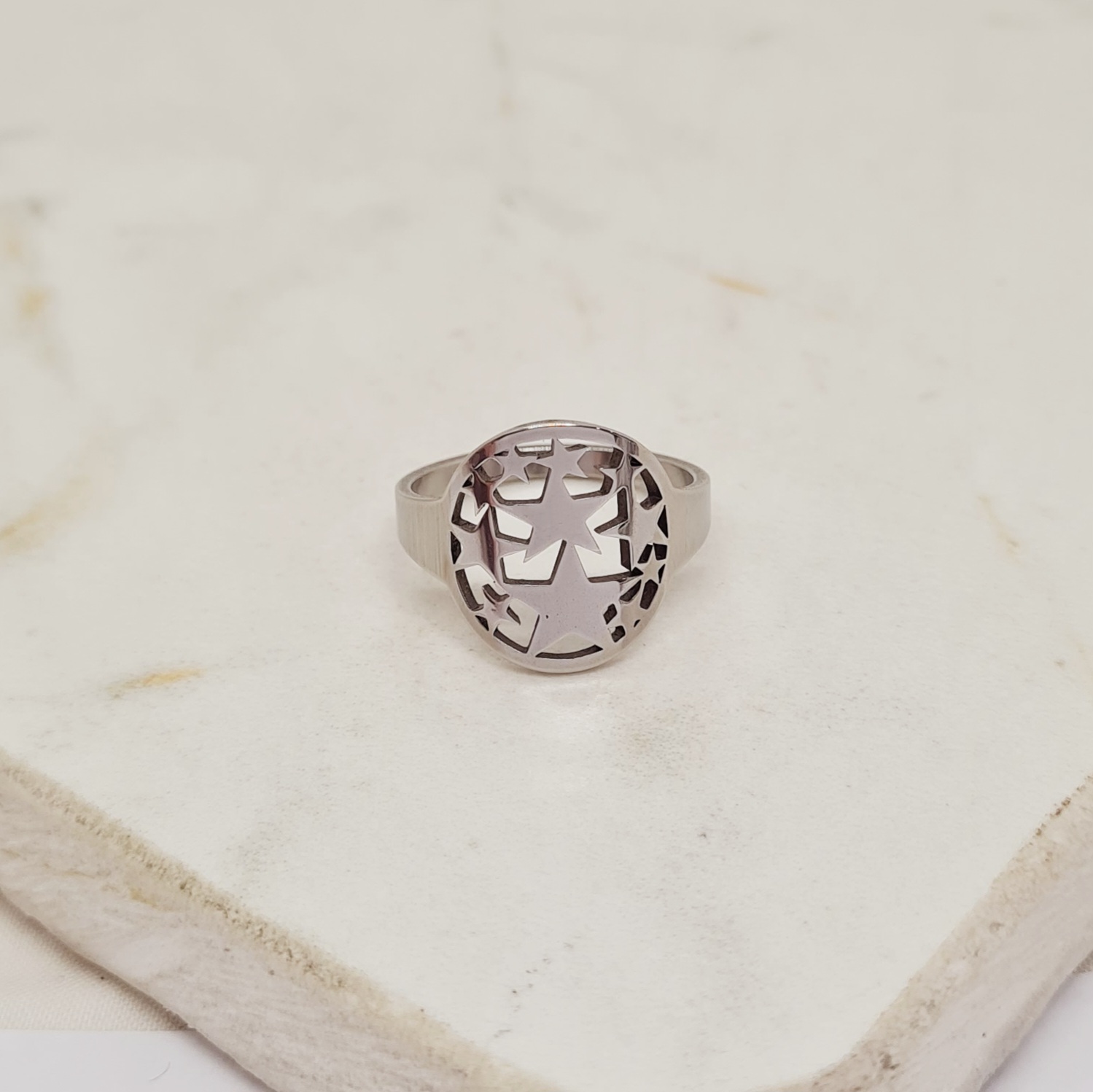Imagen de producto ANILLO CIRCULO CON ESTRELLITAS