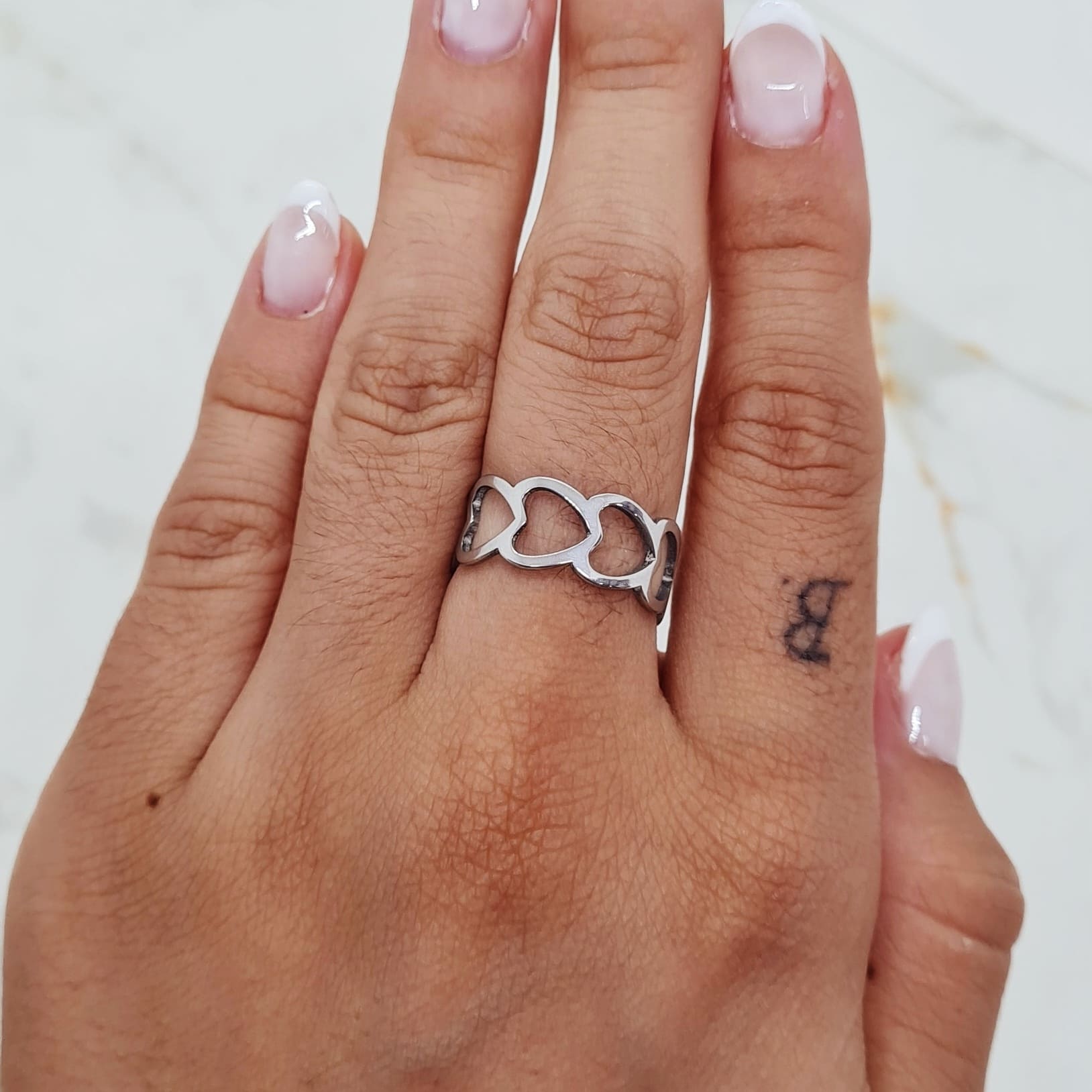 Imagen de producto ANILLO CORAZONES CONTINUOS GRANDES HORIZONTALES