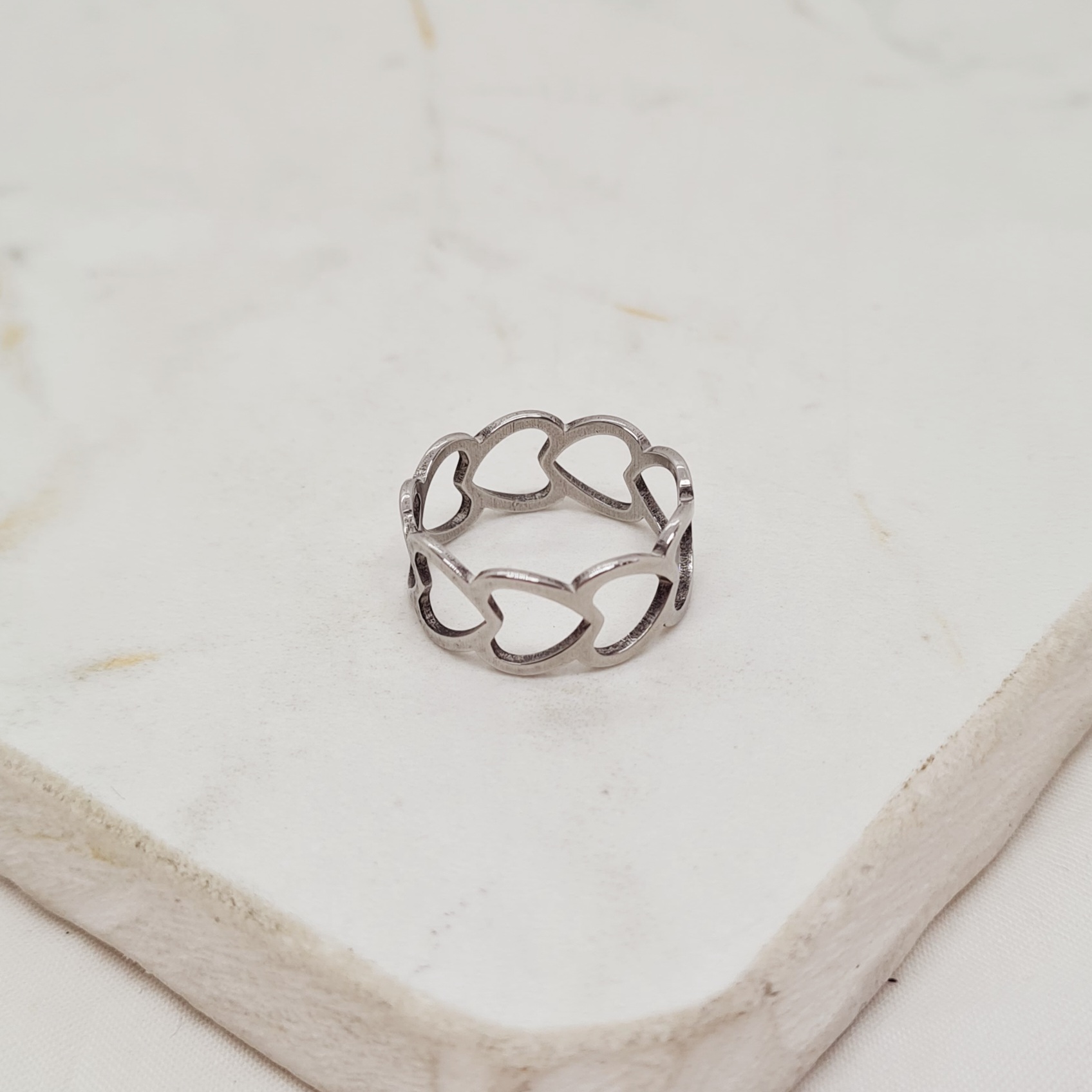 Imagen de producto ANILLO CORAZONES CONTINUOS GRANDES HORIZONTALES