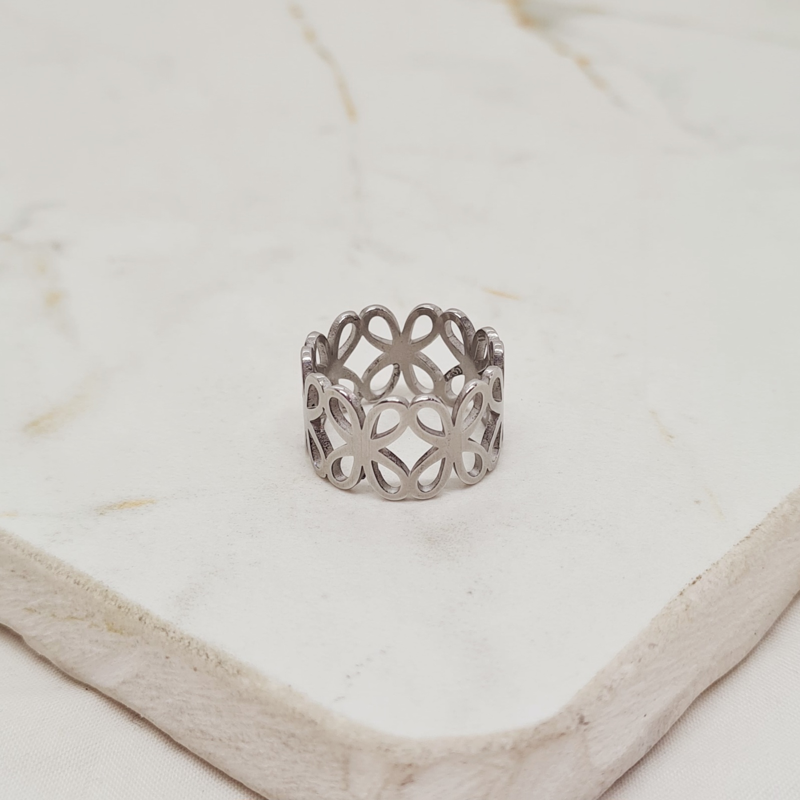 Imagen de producto ANILLO HOJAS GRANDES CONTINUAS