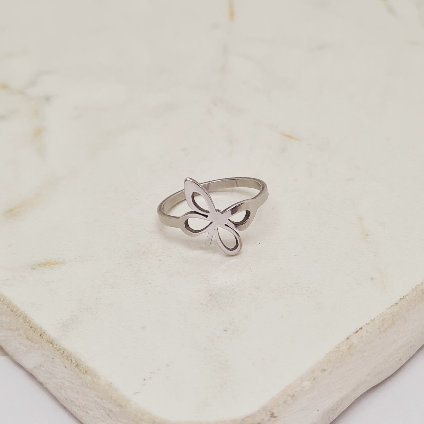 Imagen de producto ANILLO MARIPOSA INCLINADA