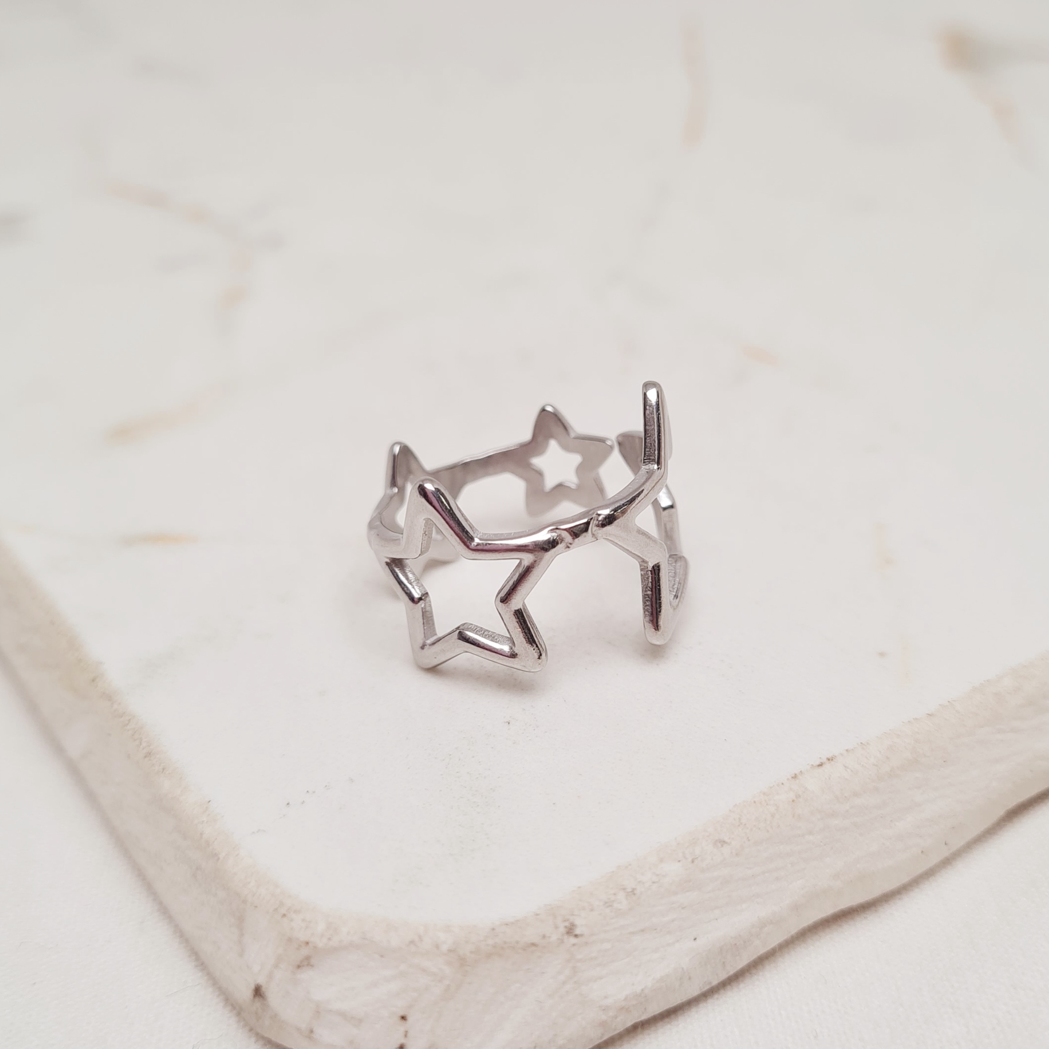 Imagen de producto ANILLO MACIZO - ESTRELLAS CONTINUAS GRANDES