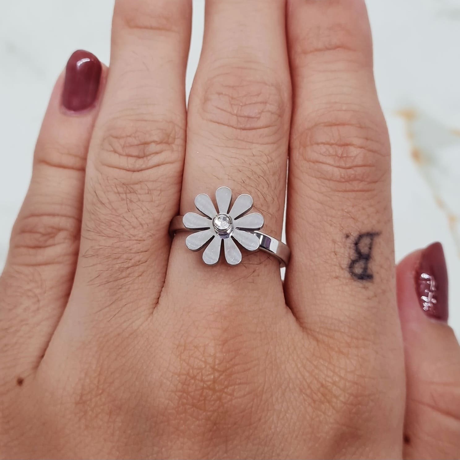 Imagen de producto ANILLO GIRATORIO CON STRASS - MARGARITA