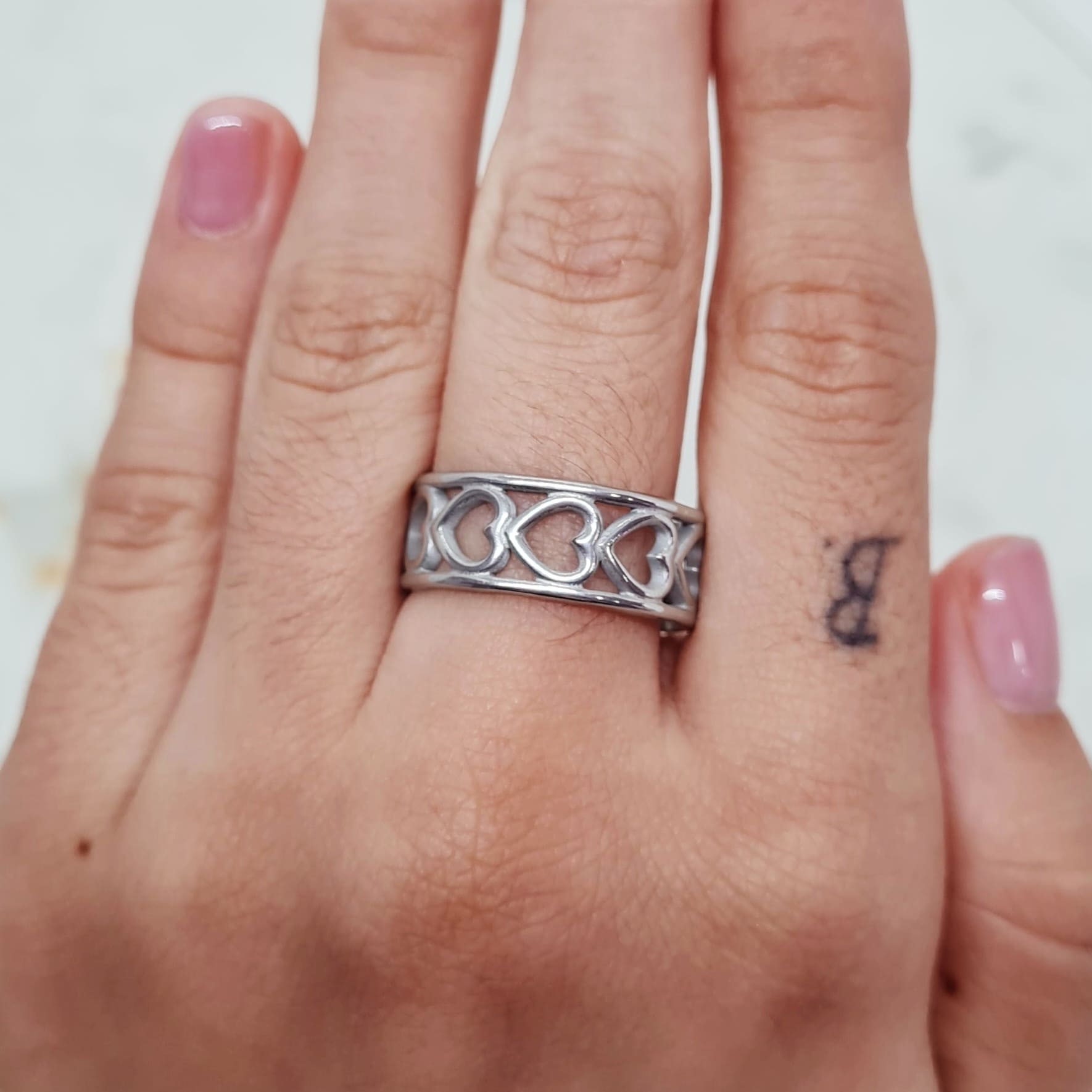 Imagen de producto ANILLO MACIZO - CORAZONES HORIZONTALES DOBLE LINEA
