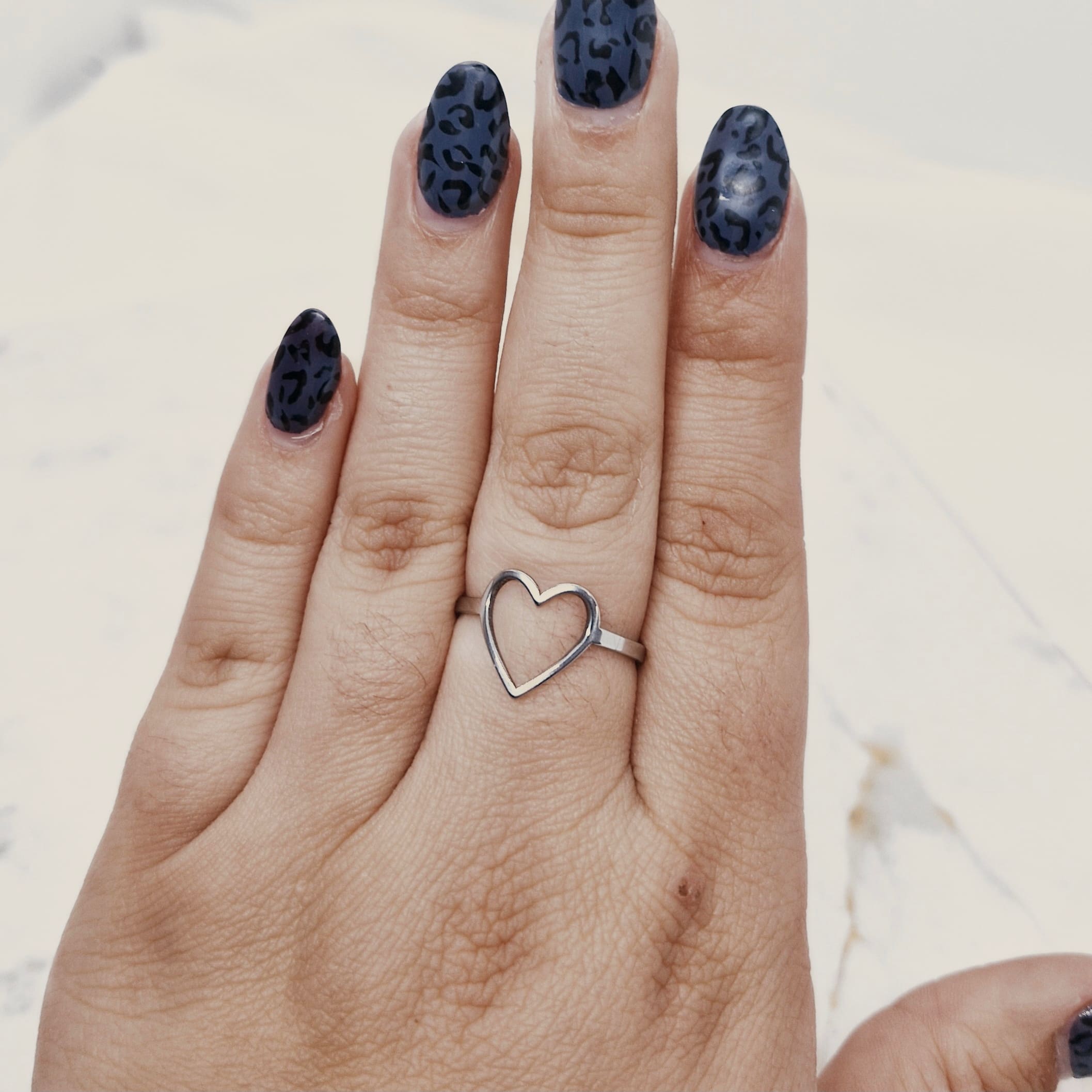Imagen de producto ANILLO CORAZON CALADO GRANDE
