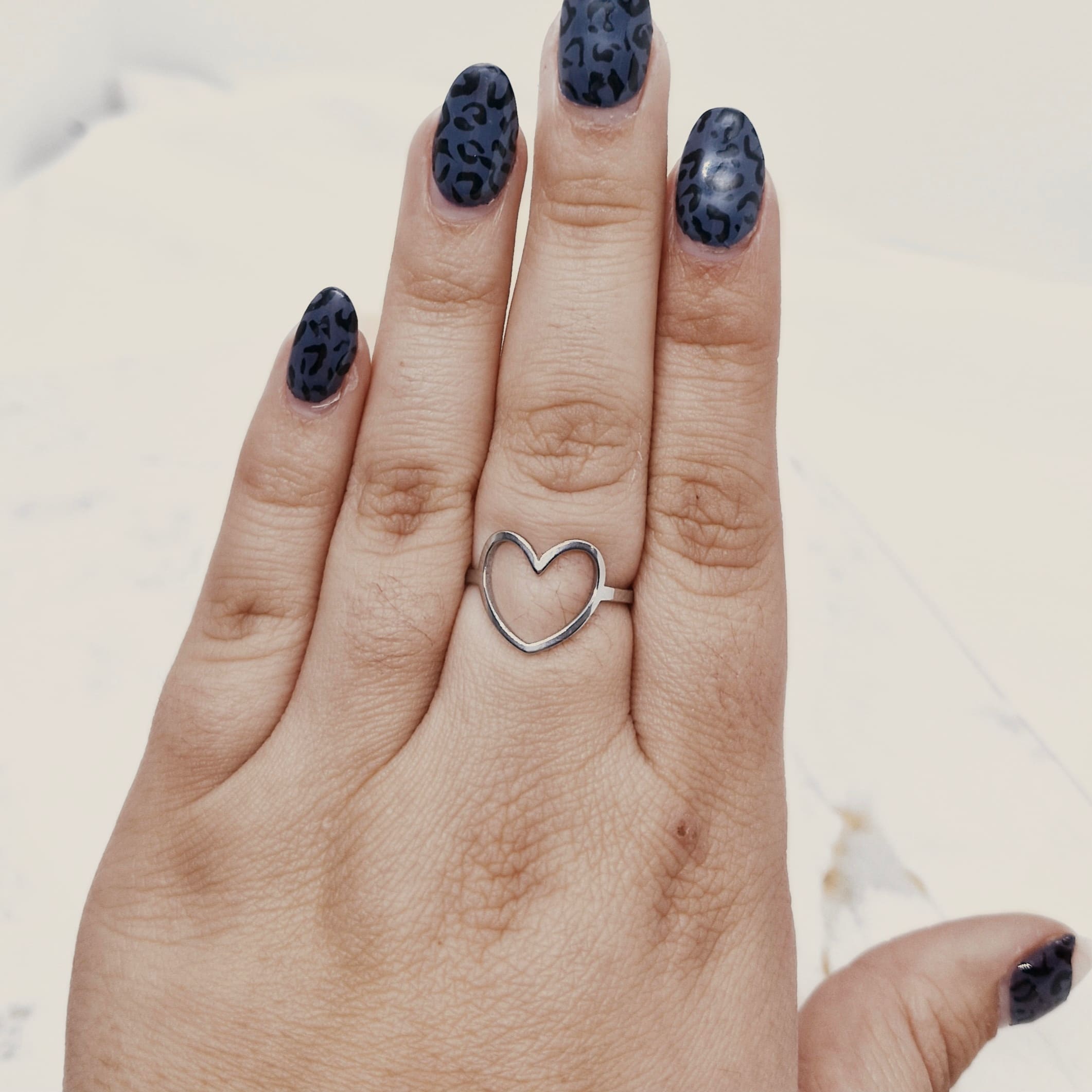Imagen de producto ANILLO CORAZON CALADO GRANDE ANCHO