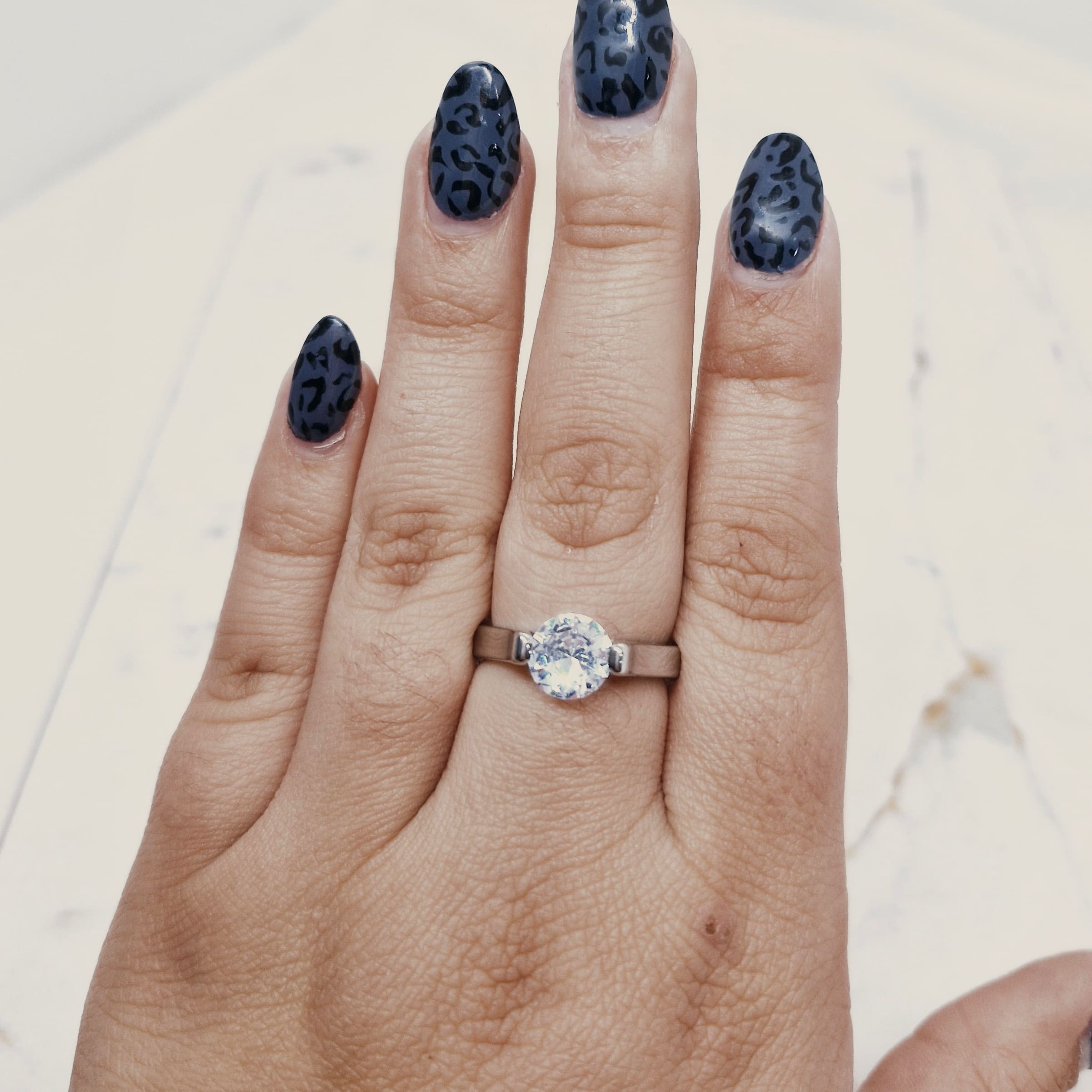 Imagen de producto ANILLO CINTILLO PLANO CON CUBIC TRANSPARENTE