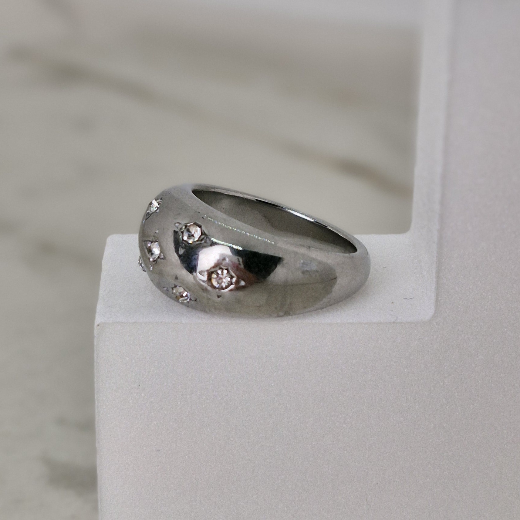 Imagen de producto ANILLO INFLADO CHUNKY - OVALADO ANCHO CON MUCHOS STRASS