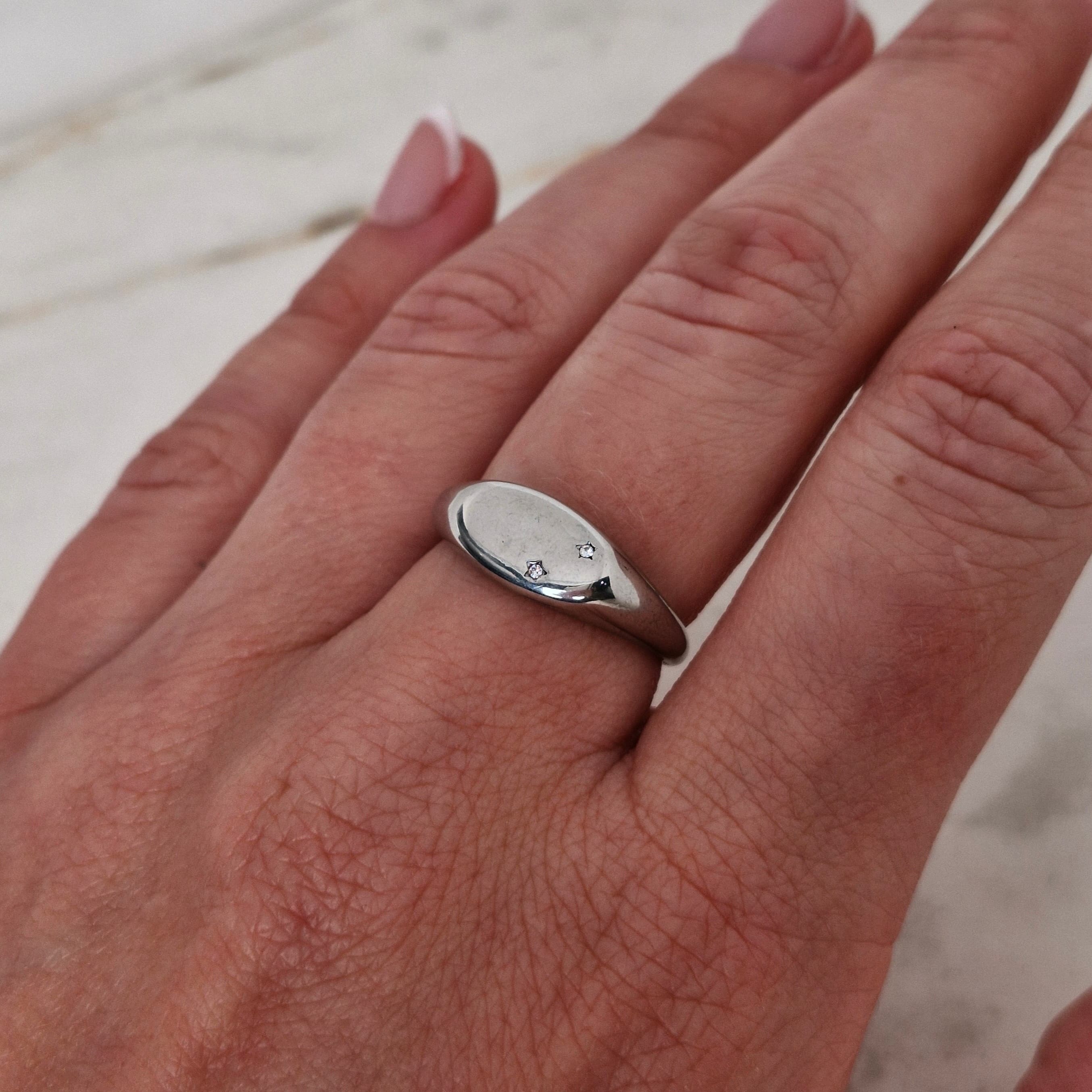 Imagen de producto ANILLO INFLADO CHUNKY - OVALADO FINO CON 2 STRASS