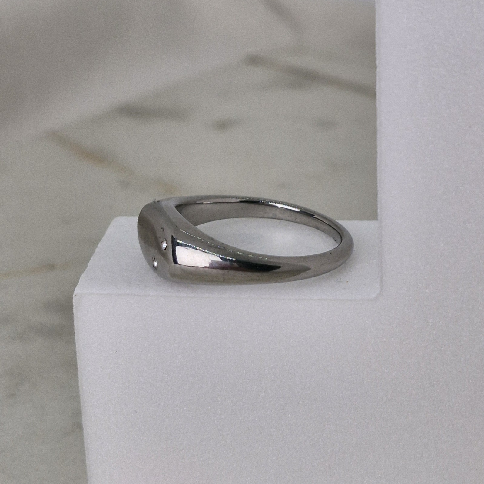 Imagen de producto ANILLO INFLADO CHUNKY - OVALADO FINO CON 2 STRASS