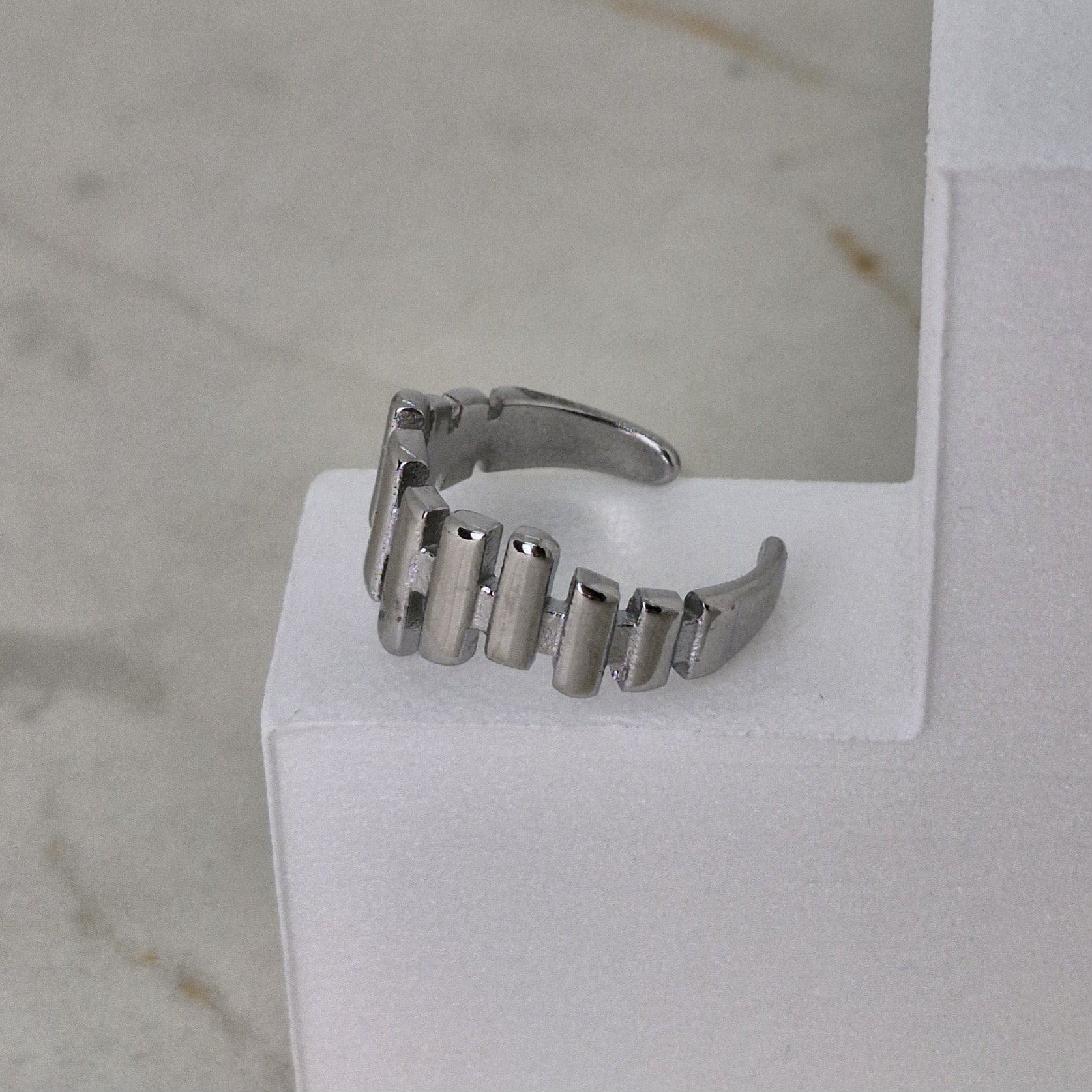 Imagen de producto ANILLO ABIERTO INFLADO CHUNKY - AURA