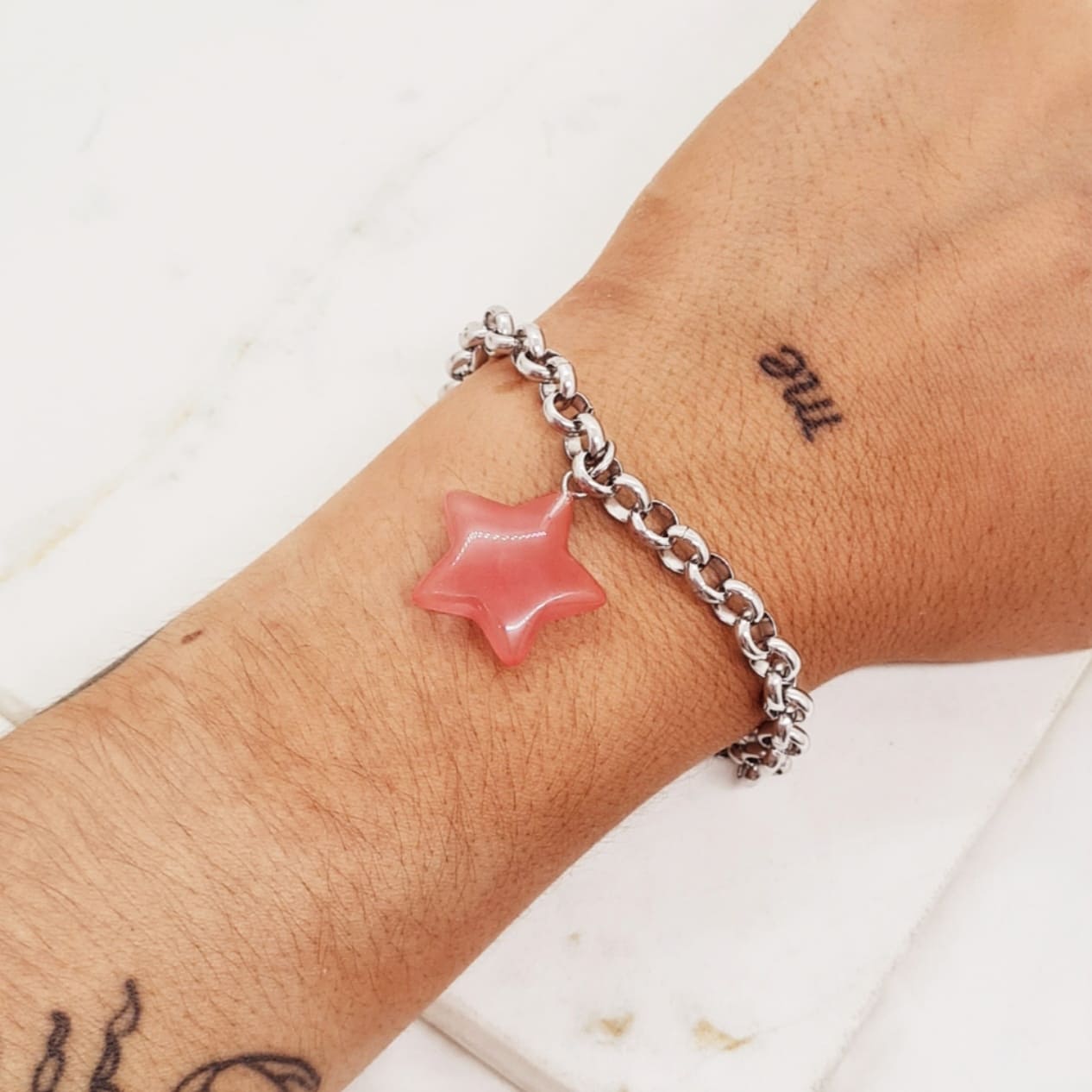 Imagen de producto PULSERA CON DIJE PIEDRA CUARZO FRAMBUESA - ESTRELLA