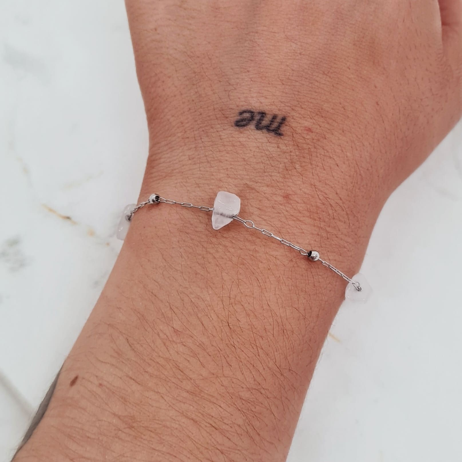 Imagen de producto PULSERA FINA CON BOLITAS Y PIEDRA CUARZO ROSA