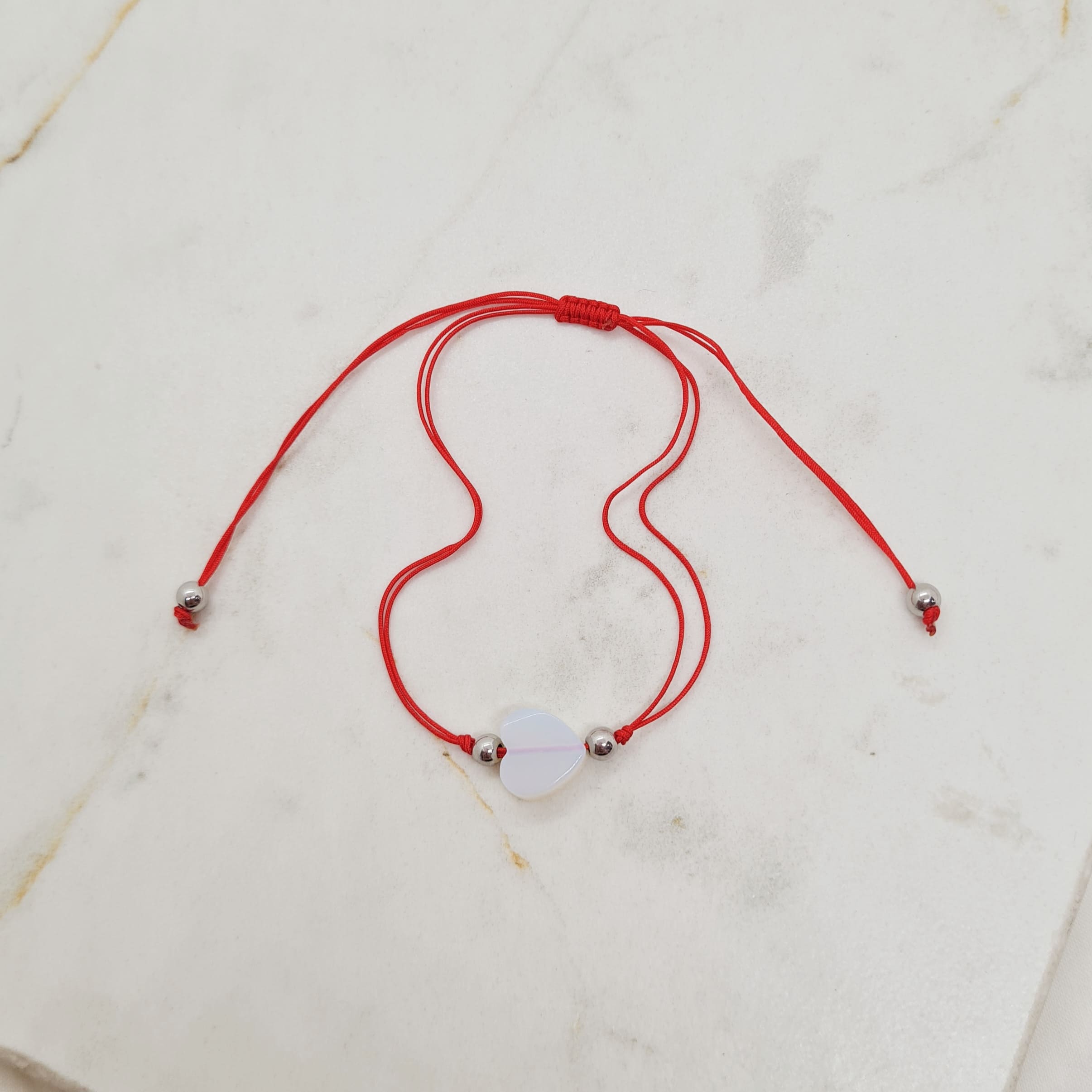 Imagen de producto PULSERA DE HILO ROJO - PIEDRA LUNAR CORAZON