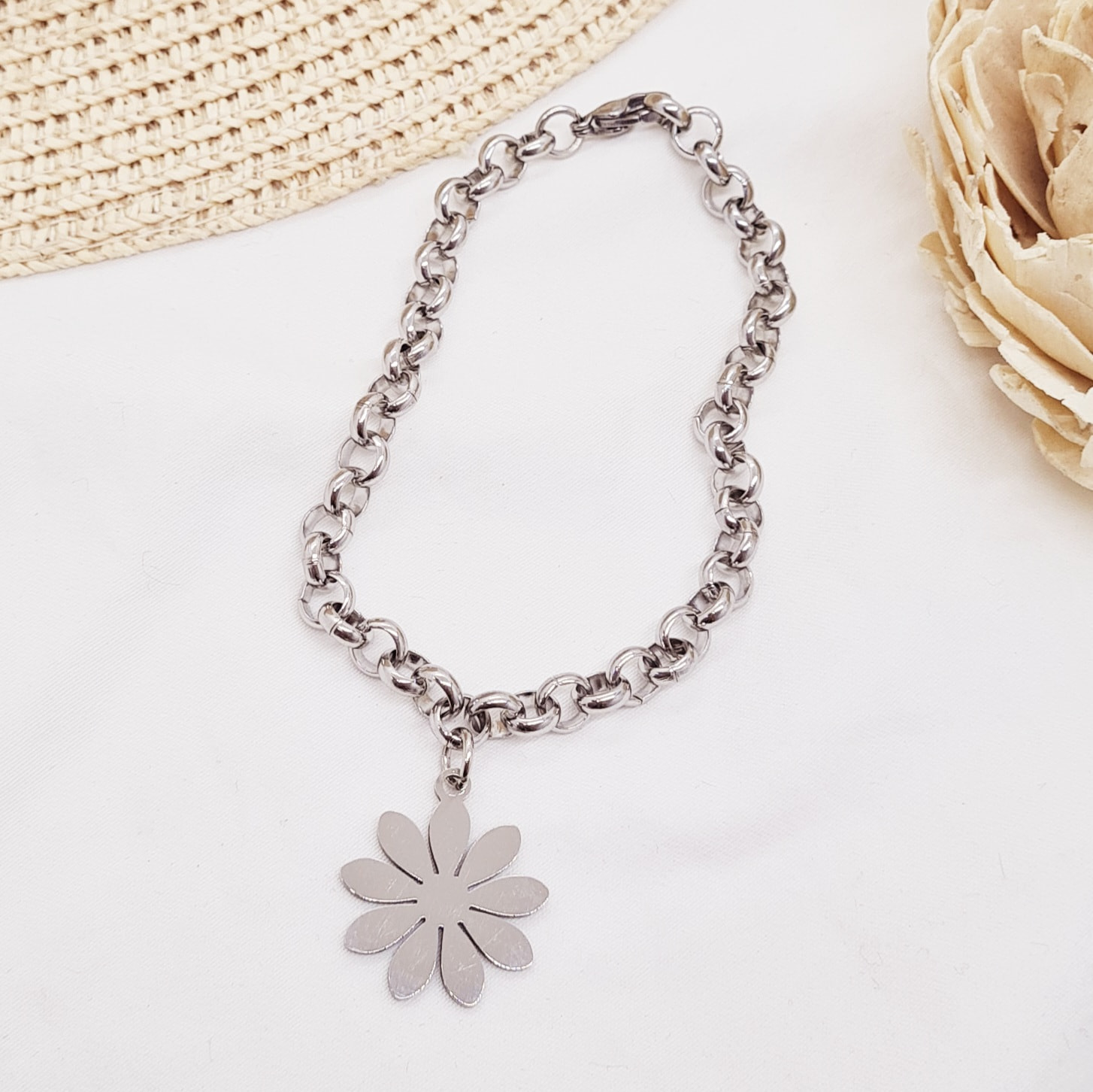 Imagen de producto PULSERA CON DIJE - FLOR