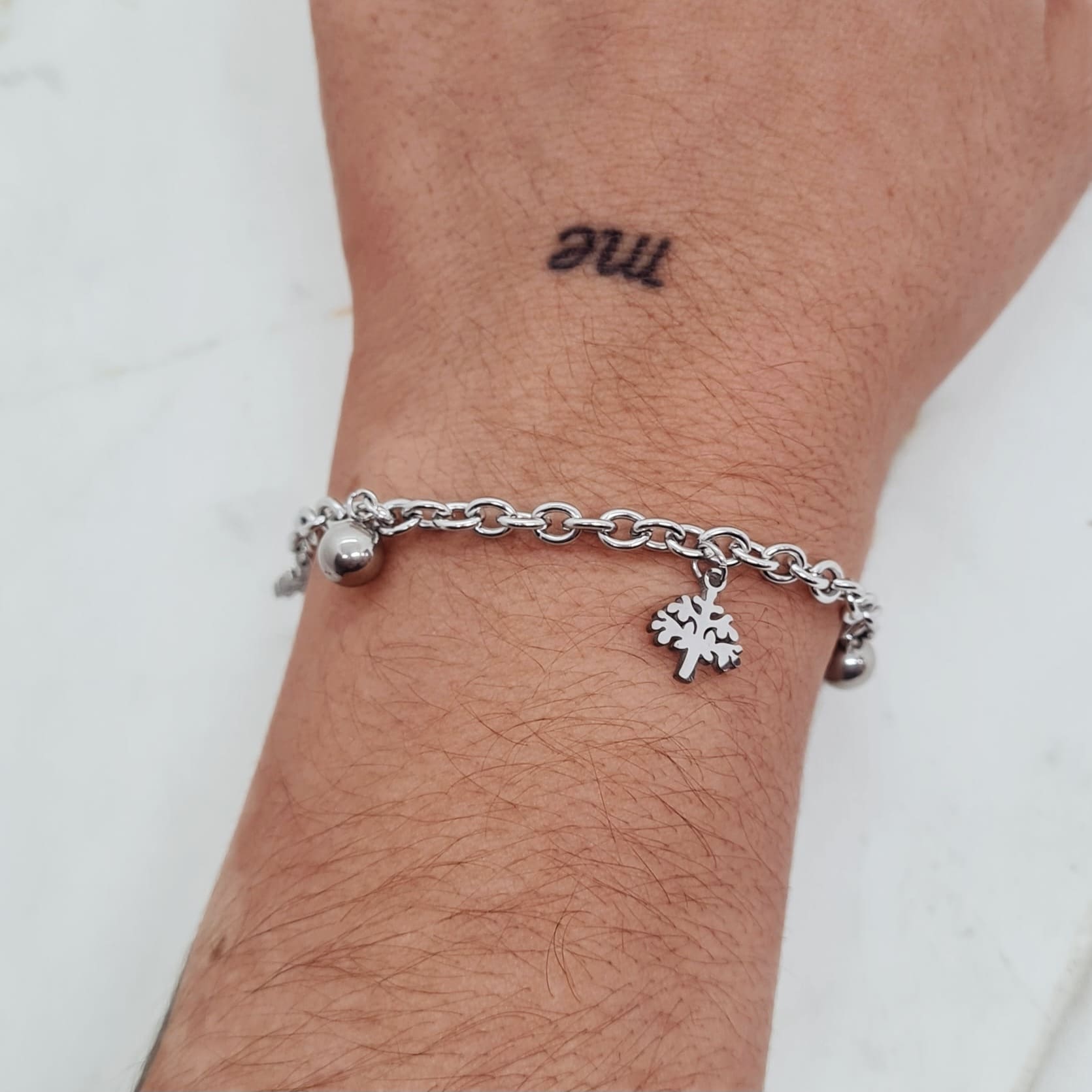 Imagen de producto PULSERA TIFFANY CON BOLITAS Y DIJES - ARBOL DE LA VIDA