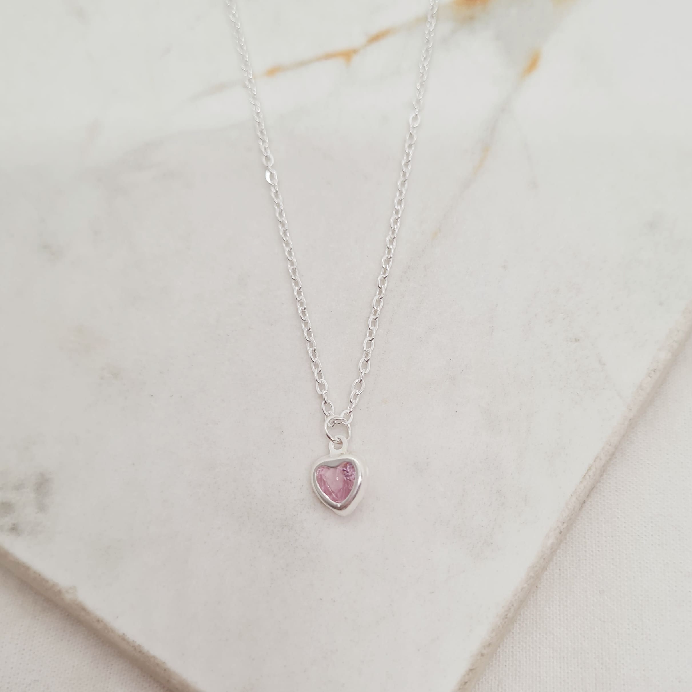 Imagen de producto COLLAR ACERO BLANCO - CUBIC CORAZON ROSA