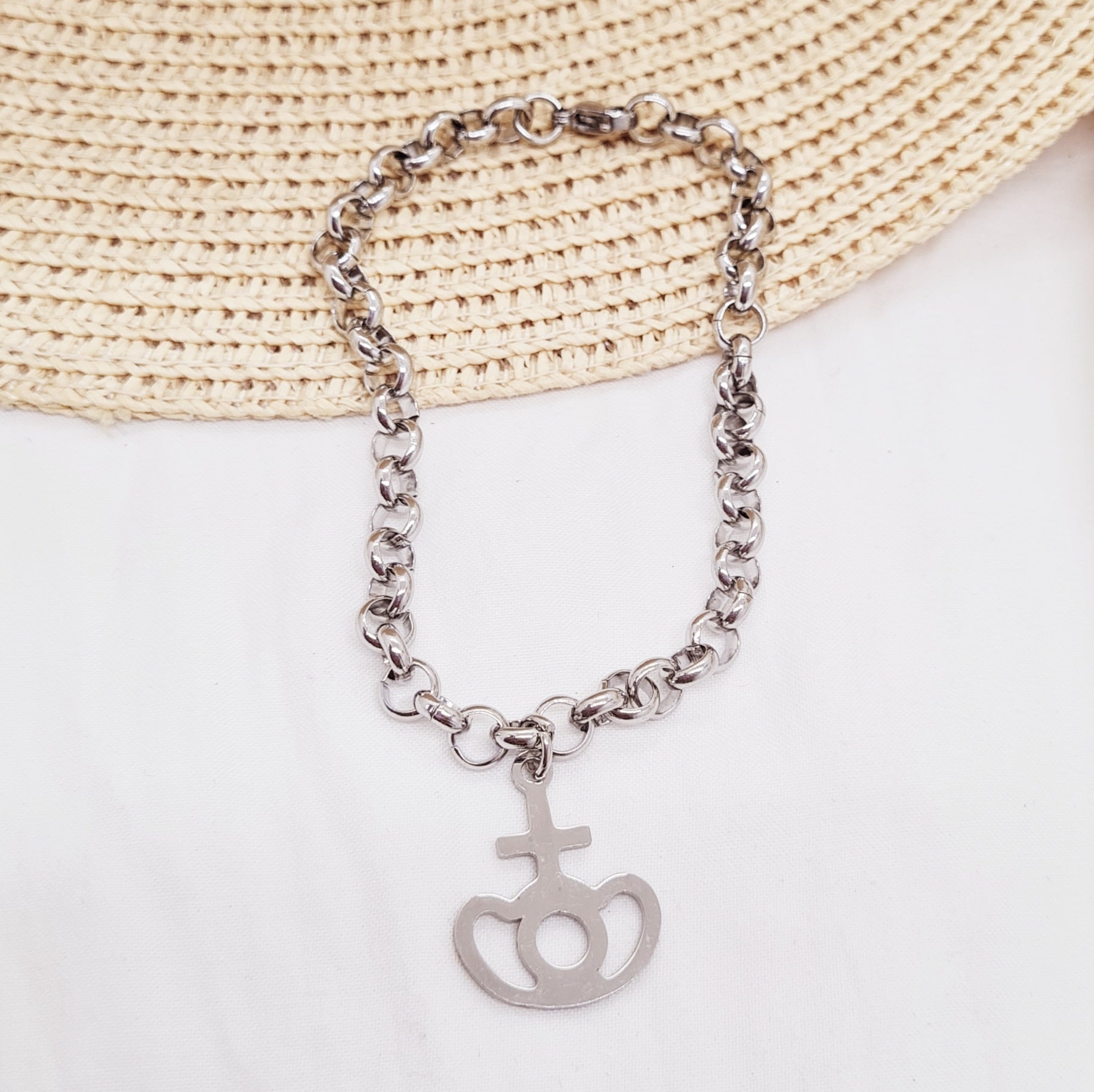 Imagen de producto PULSERA CON DIJE - CORONA 3