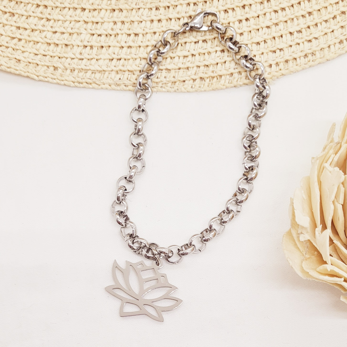 Imagen de producto PULSERA CON DIJE - FLOR DE LOTO