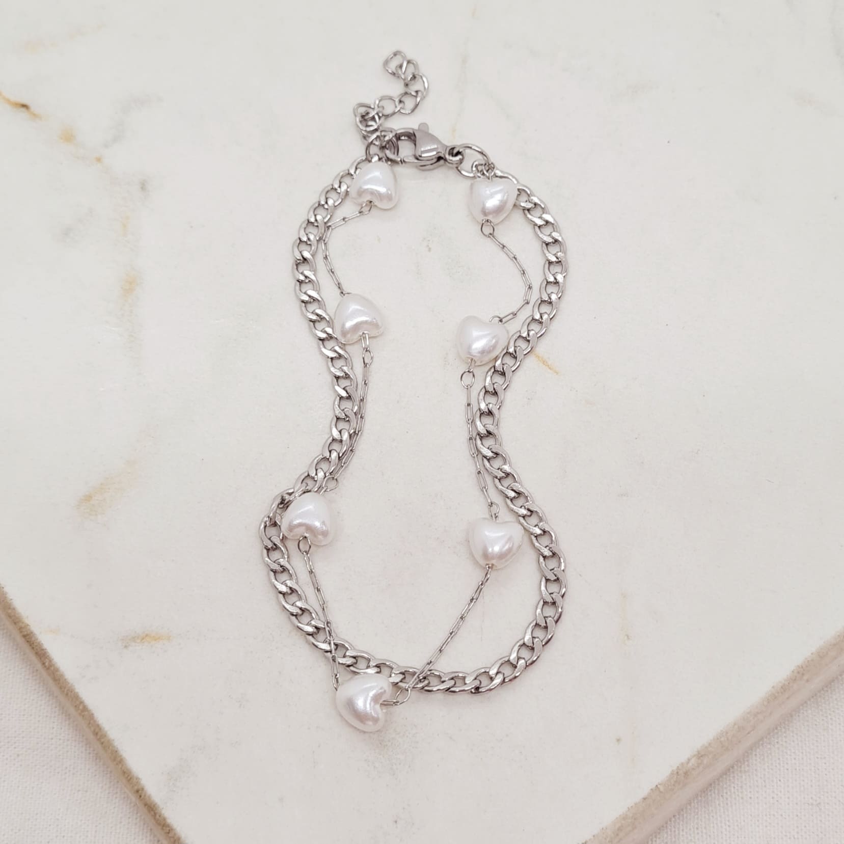 Imagen de producto PULSERA DOBLE CADENA - CUBANA Y FINA CON PERLAS FORMA CORAZON