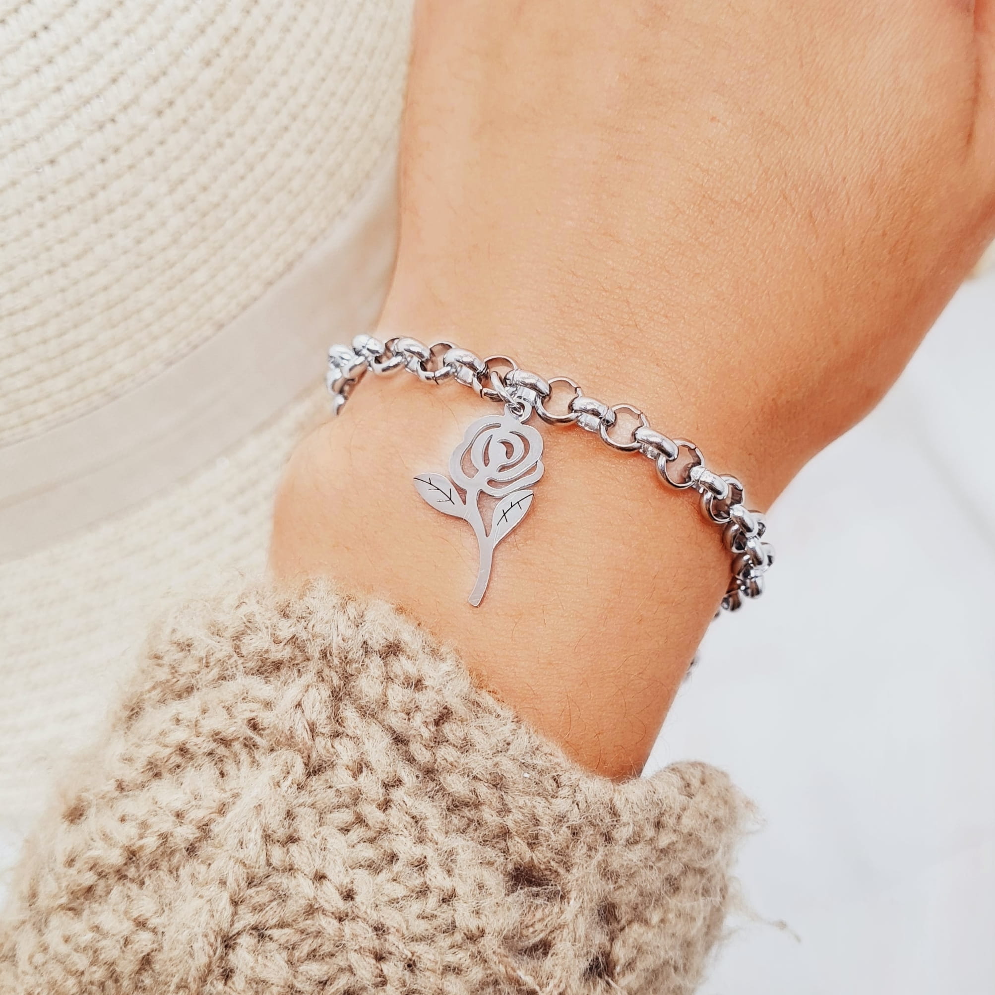 Imagen de producto PULSERA CON DIJE - ROSA