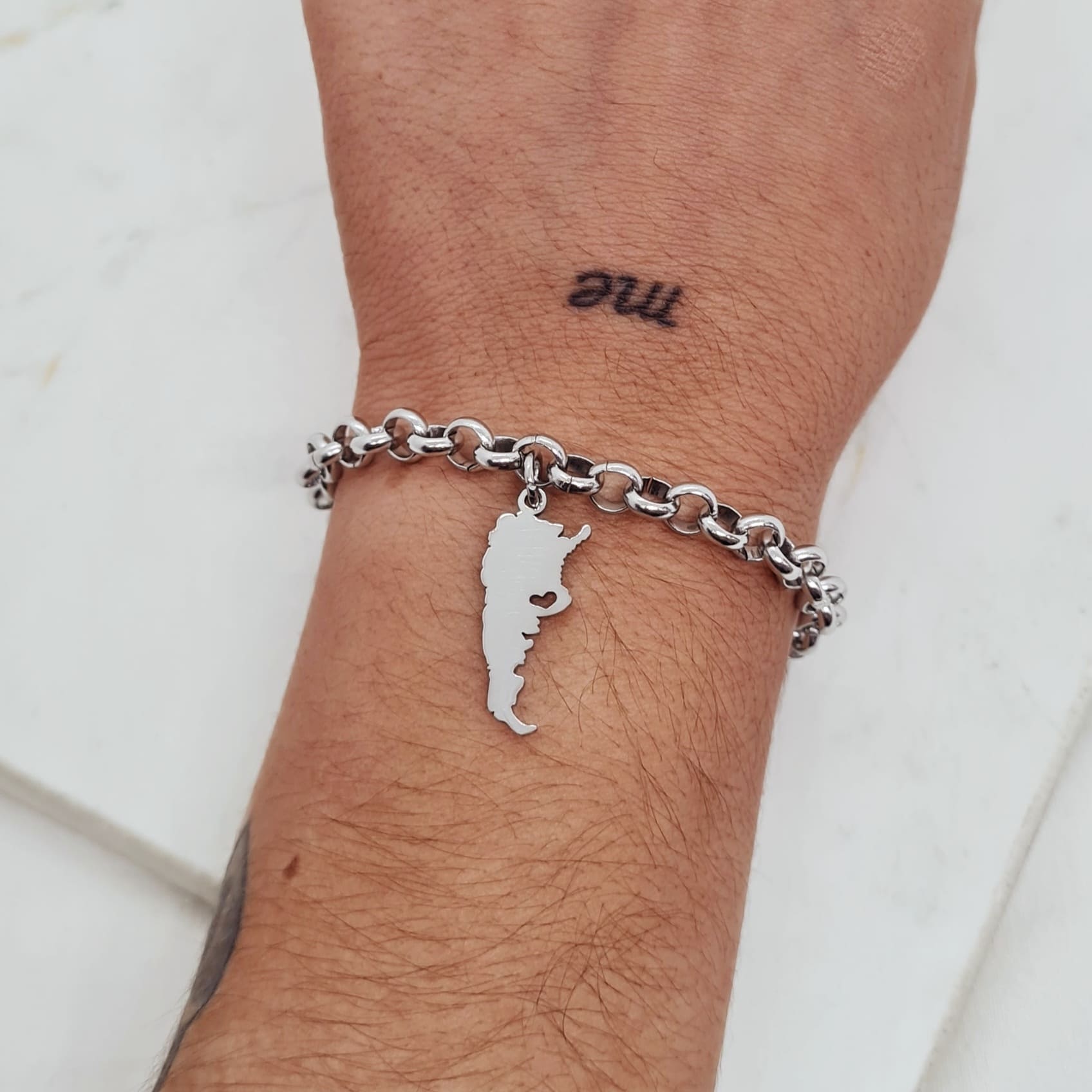 Imagen de producto PULSERA CON DIJE - ARGENTINA