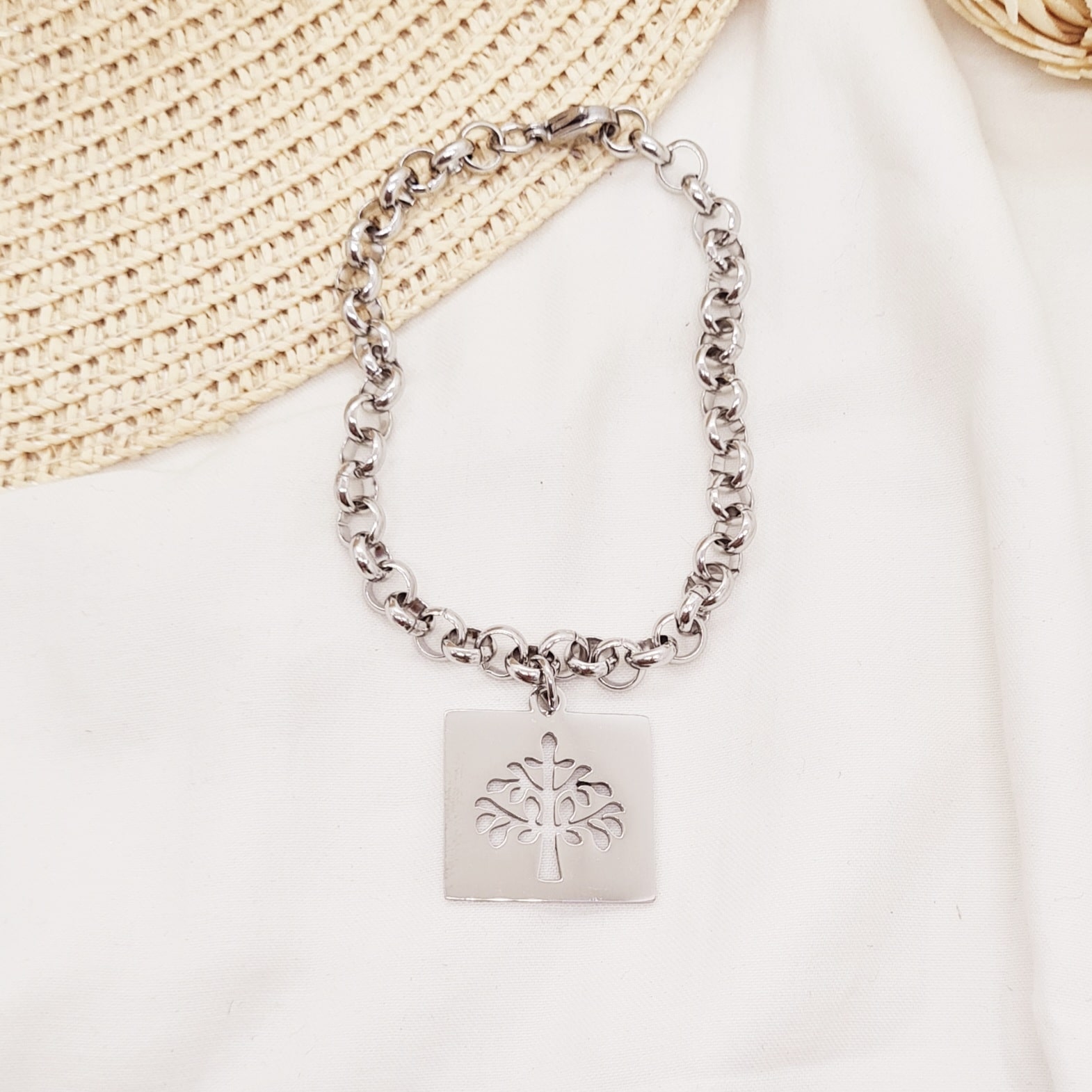 Imagen de producto PULSERA CON DIJE - ARBOL CALADO