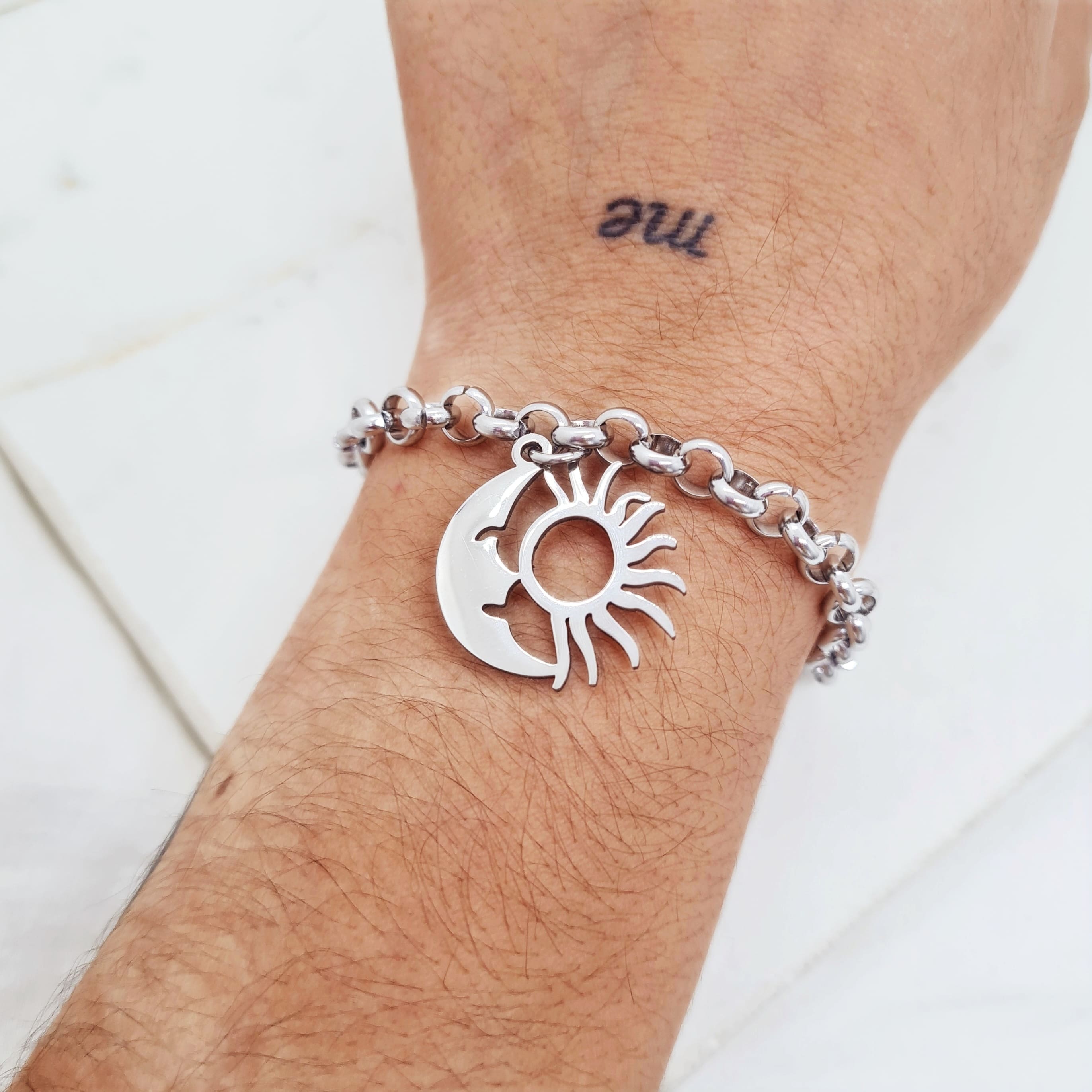 Imagen de producto PULSERA CON DIJE - LUNA Y SOL