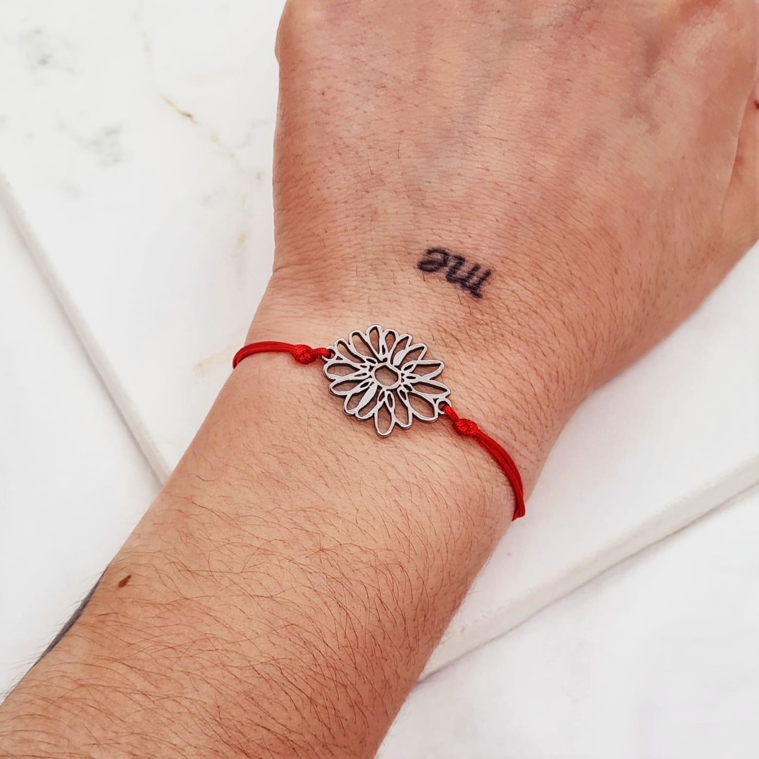 Imagen de producto PULSERA DE HILO ROJO - MANDALA