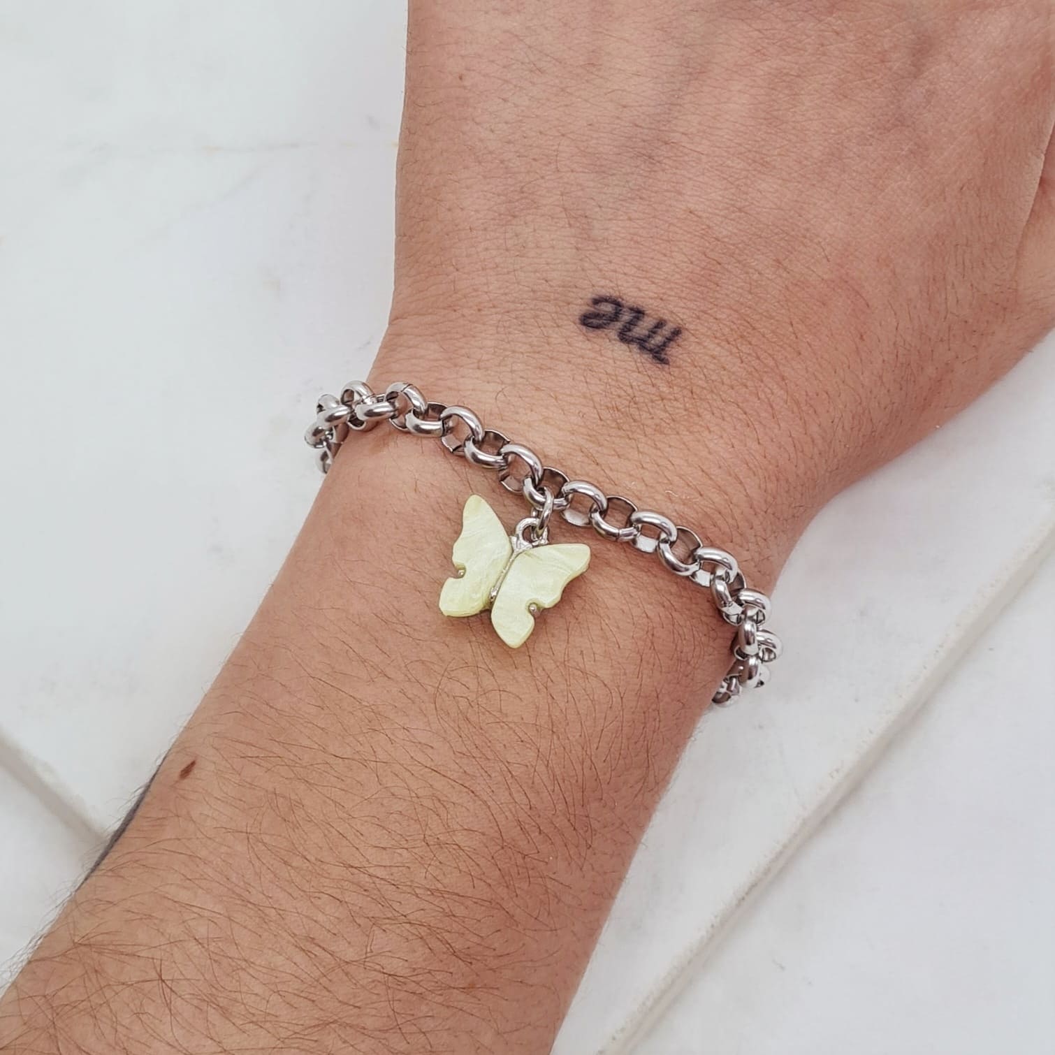 Imagen de producto PULSERA CON DIJE MARIPOSA - AMARILLA