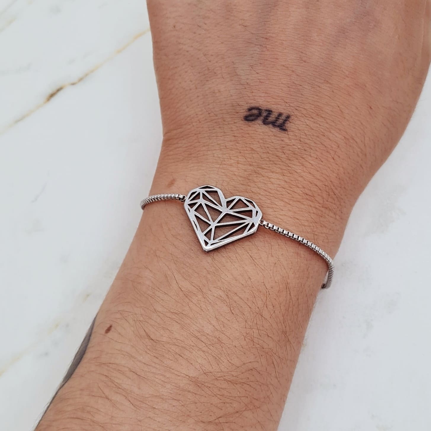 Imagen de producto PULSERA FINA CON LINEAS - CORAZON