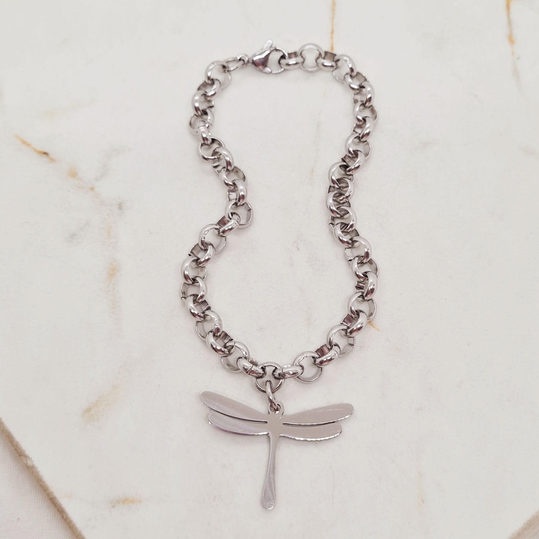 Imagen de producto PULSERA CON DIJE - LIBELULA GRANDE