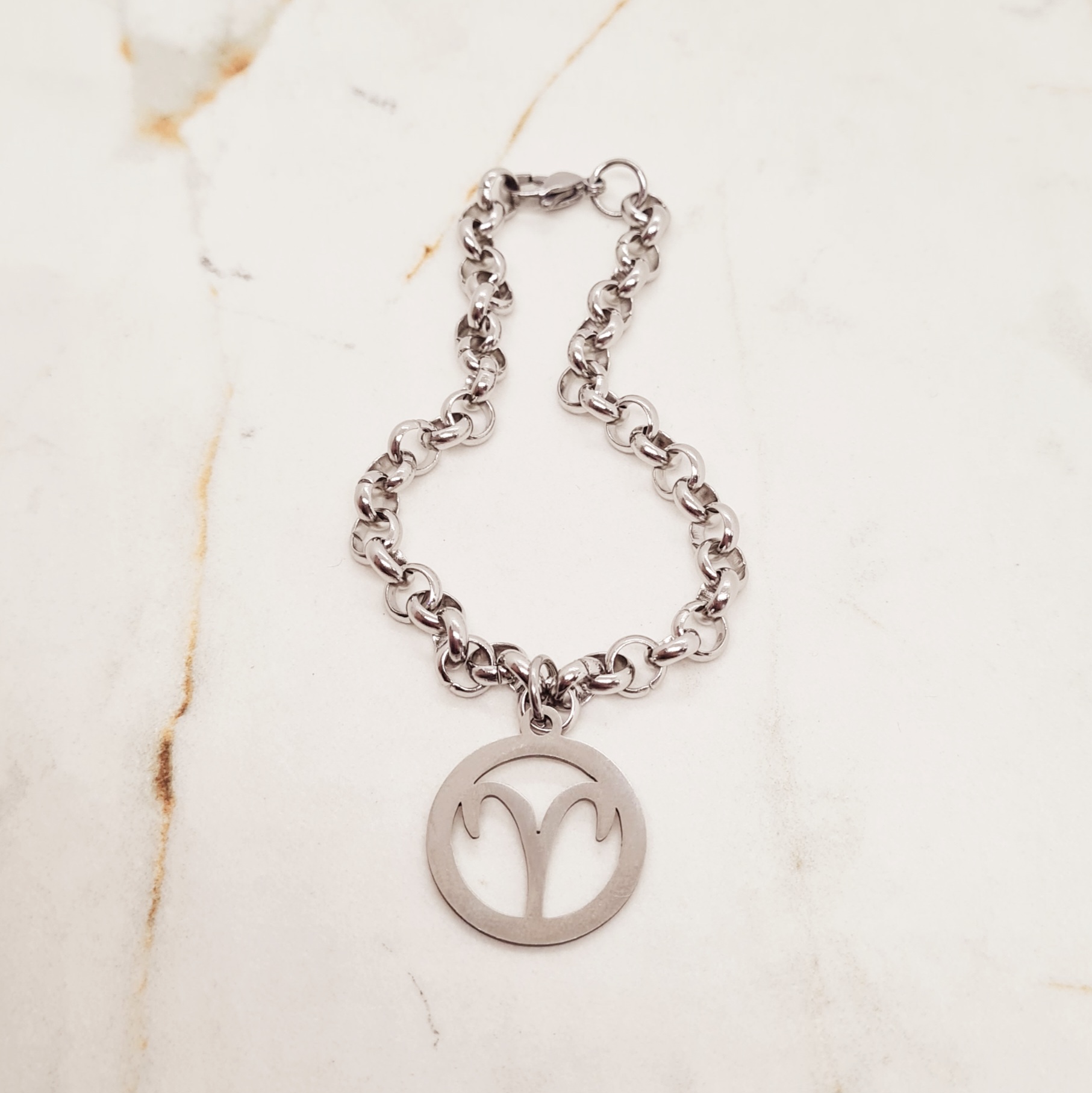 Imagen de producto PULSERA CON DIJE DEL ZODIACO - ARIES