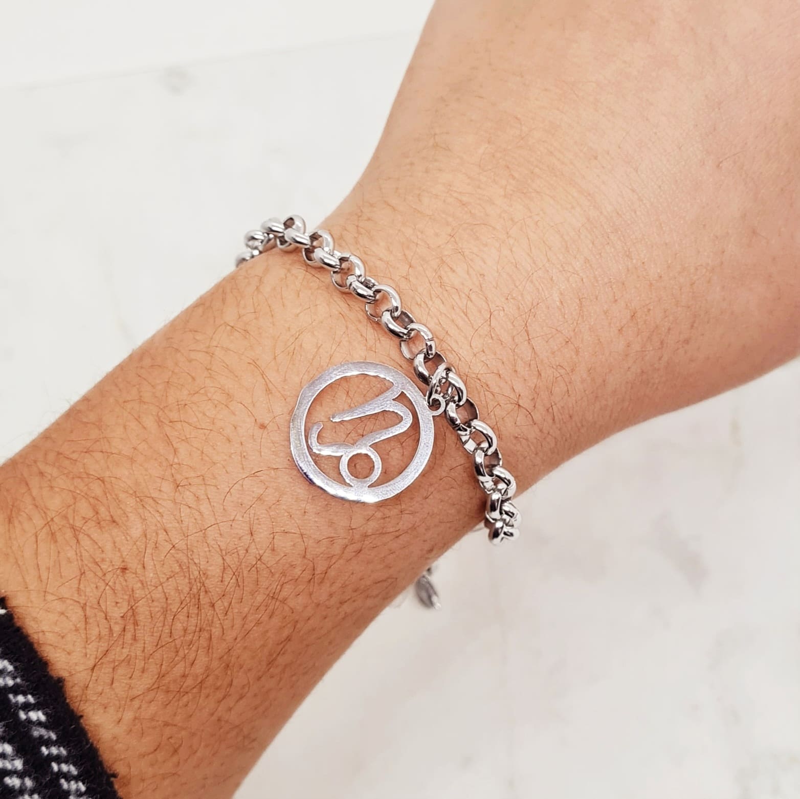 Imagen de producto PULSERA CON DIJE DEL ZODIACO - CAPRICORNIO