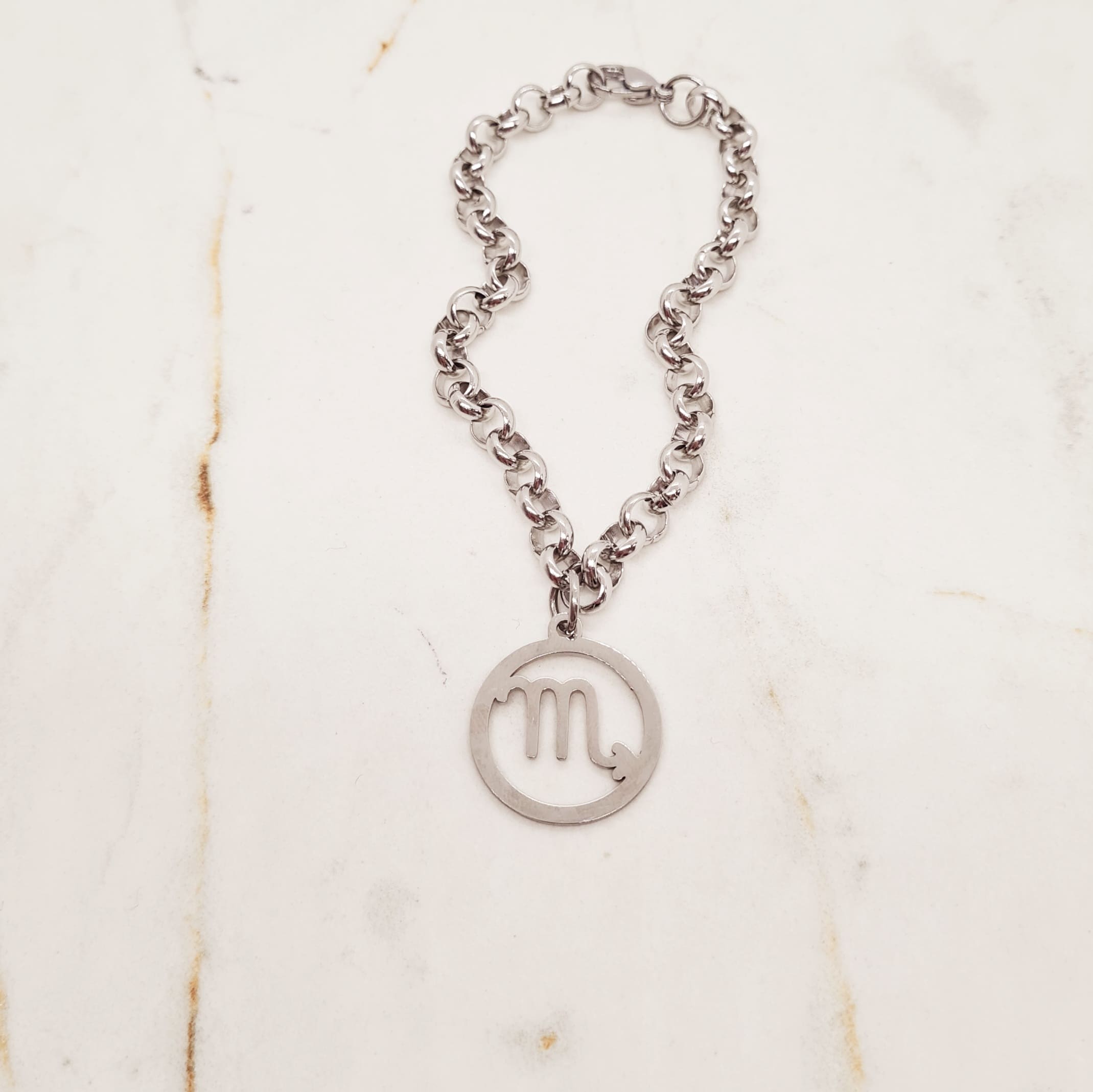 Imagen de producto PULSERA CON DIJE DEL ZODIACO - ESCORPIO