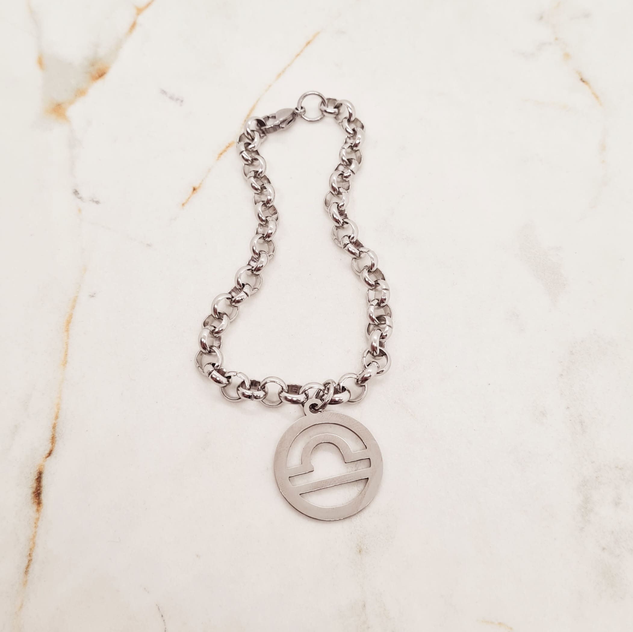 Imagen de producto PULSERA CON DIJE DEL ZODIACO - LIBRA