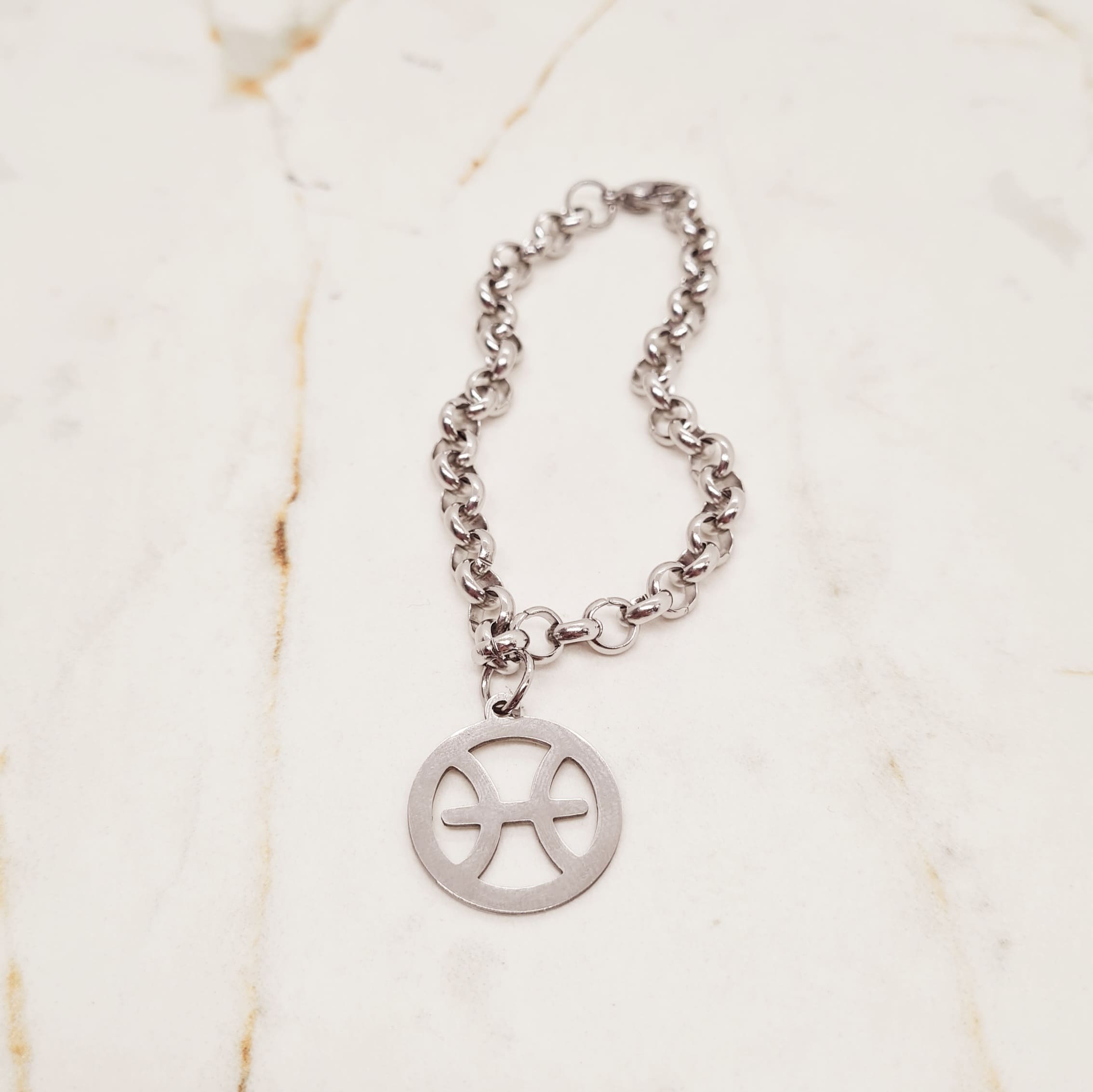 Imagen de producto PULSERA CON DIJE DEL ZODIACO - PISCIS